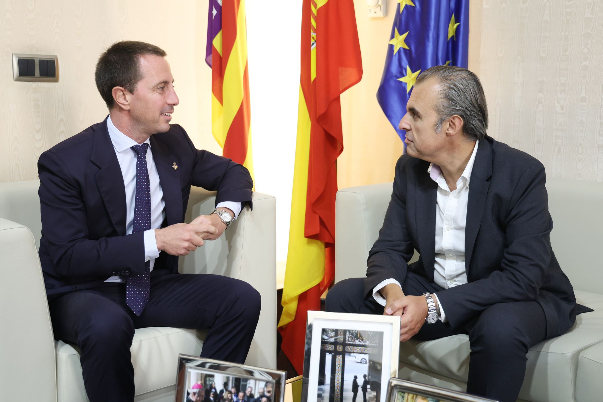 El presidente del Consell de Mallorca, Llorenç Galmés, y el consejero de Educación y Universidades del Govern de les Illes Balears, Antoni Vera.