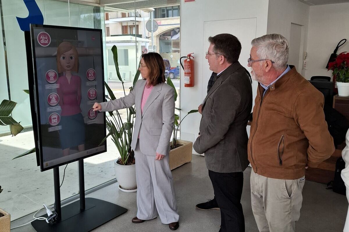 El consejero Ginard visita proyectos de mejora turística.