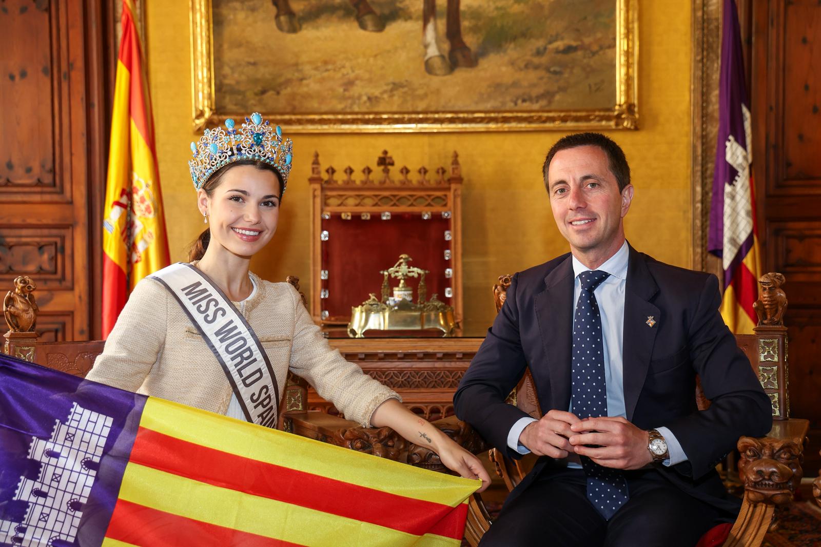 El presidente Llorenç Galmés recibe a Miss Mundo España 2026, Elisabeth Reynés.