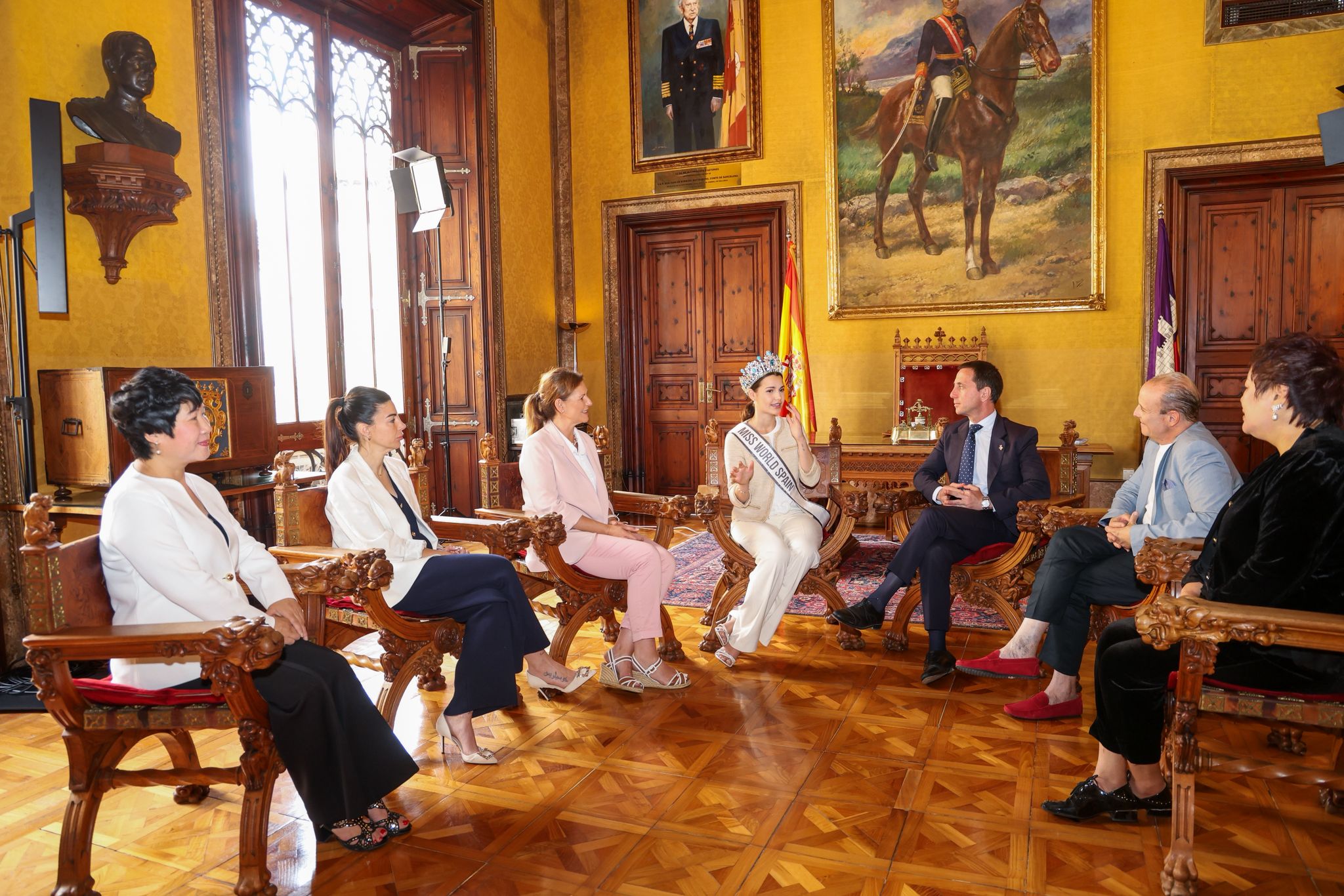 El presidente Llorenç Galmés recibe a Miss Mundo España 2026, Elisabeth Reynés.
