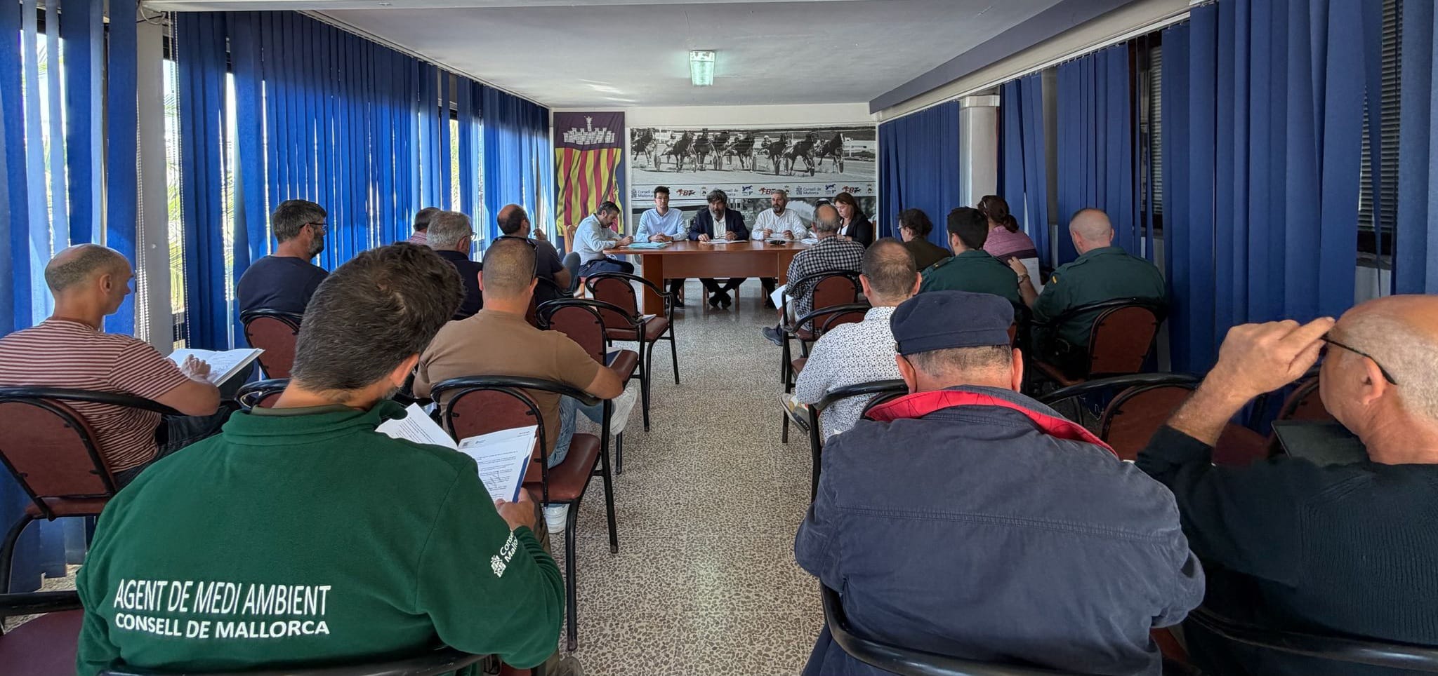 Reunió per a l'aprovació de la nova ordre de vedes.