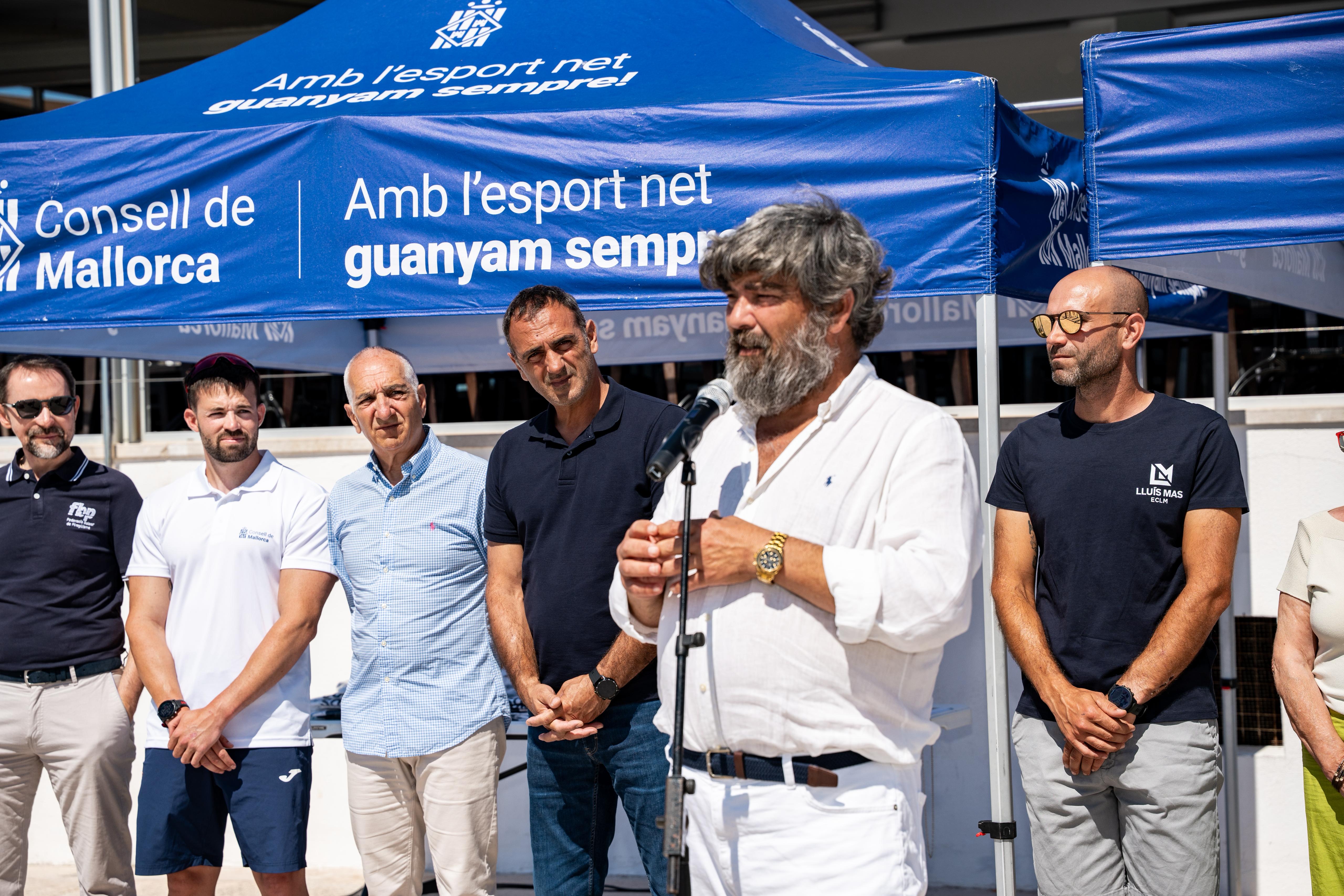 Presentación del I Circuito de Bicicletas Acuáticas de Mallorca.