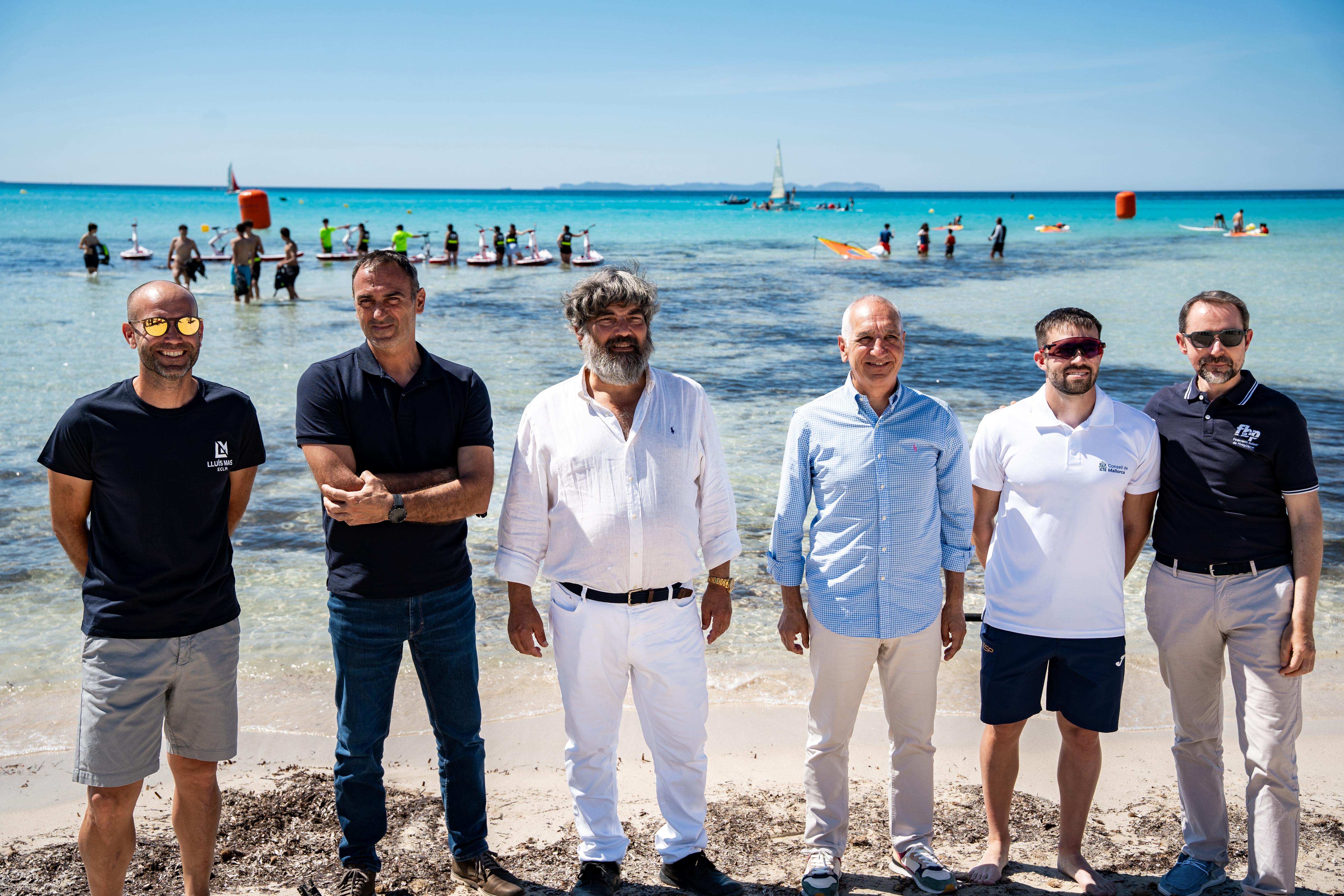 Presentación del I Circuito de Bicicletas Acuáticas de Mallorca.