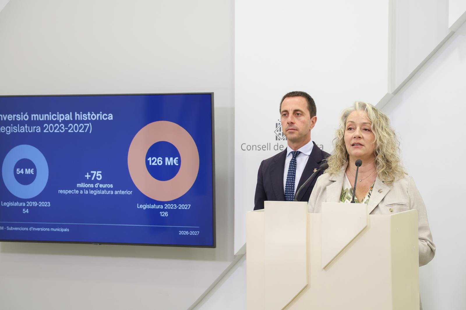La consejera de Promoción Económica y Desarrollo Local, Pilar Amate, durante la presentación del plan de subvenciones de inversiones municipales.