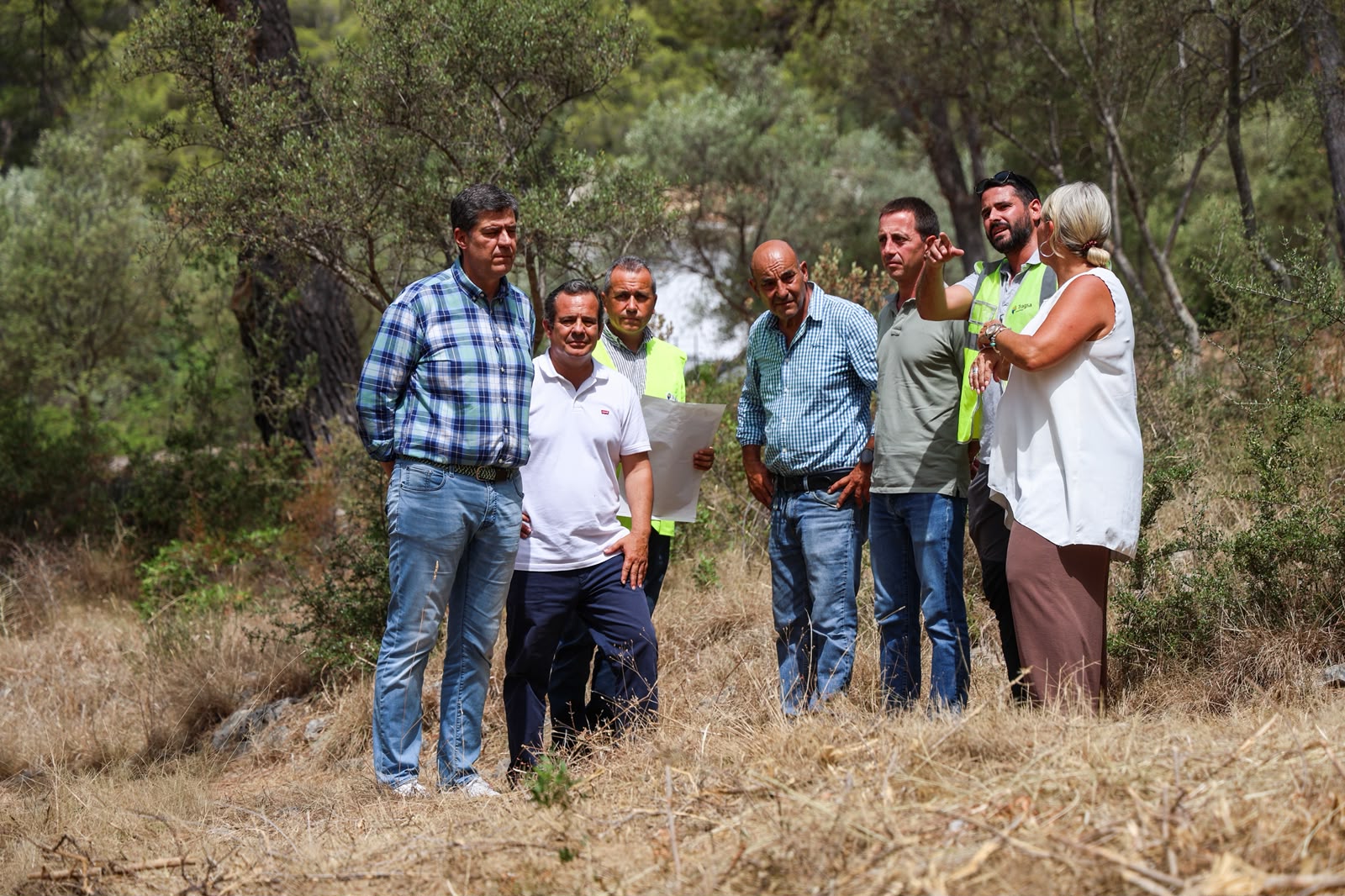 El president del Consell de Mallorca, Llorenç Galmés, visita les tasques que s'estan duent a terme a la Comuna de Bunyola del pla estratègic de neteja forestal de la serra de Tramuntana.