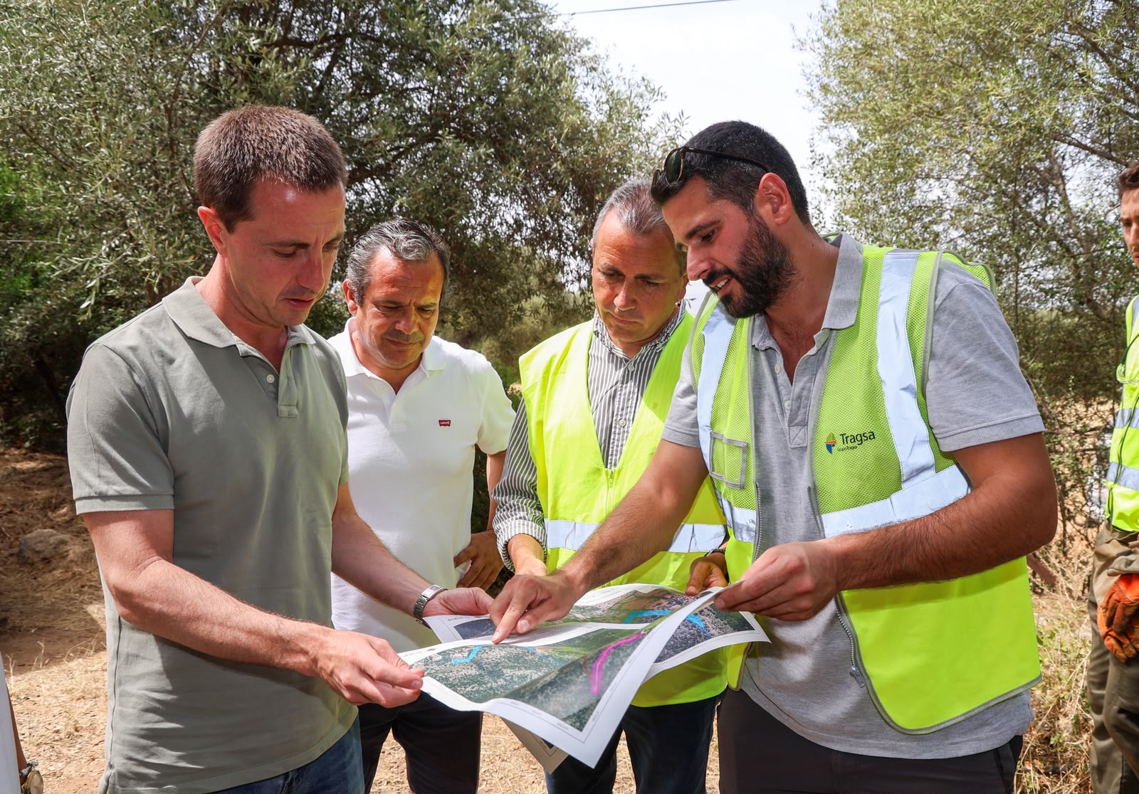 El president del Consell de Mallorca, Llorenç Galmés, visita les tasques que s'estan duent a terme a la Comuna de Bunyola del pla estratègic de neteja forestal de la serra de Tramuntana.