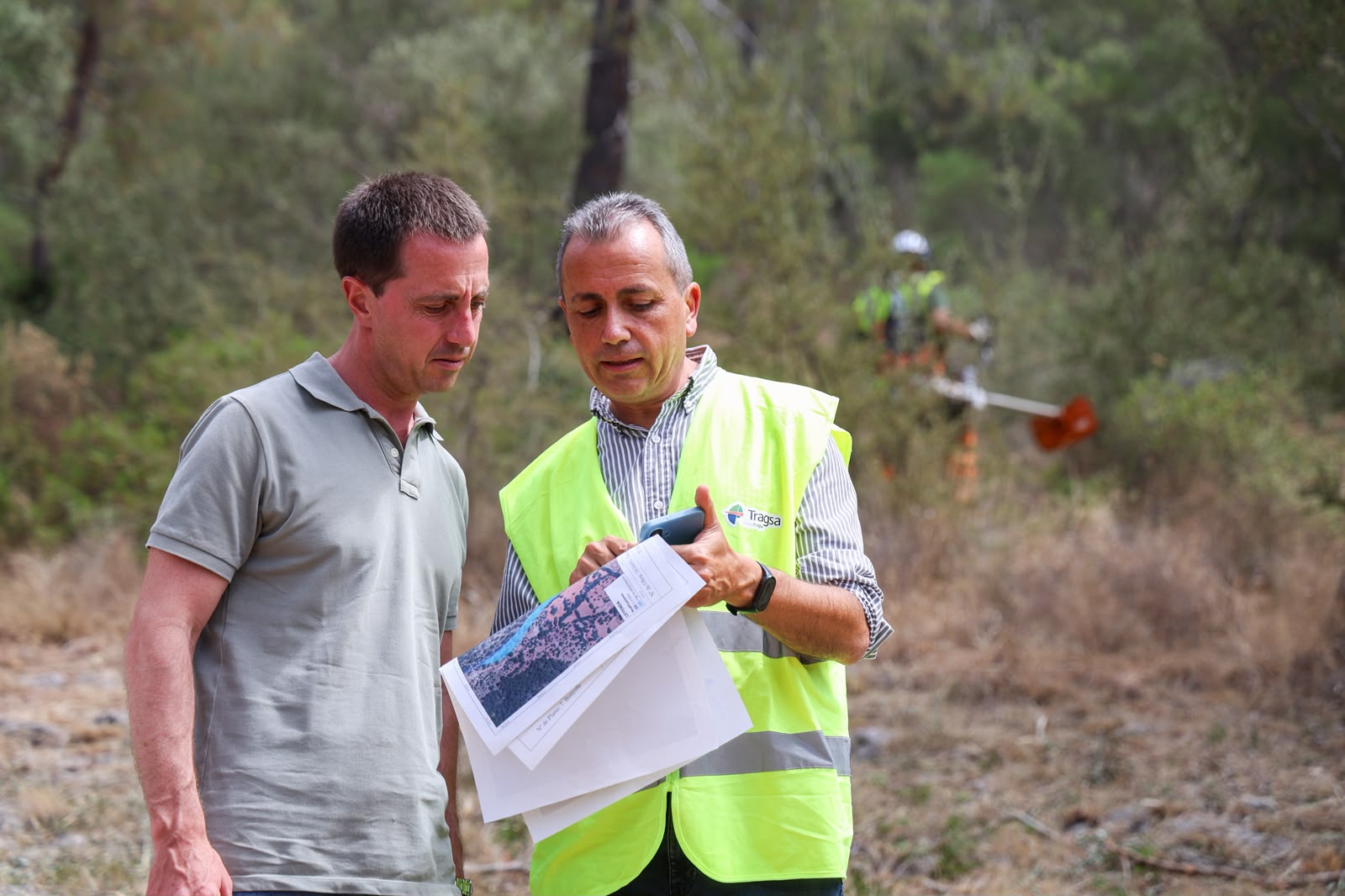El president del Consell de Mallorca, Llorenç Galmés, visita les tasques que s'estan duent a terme a la Comuna de Bunyola del pla estratègic de neteja forestal de la serra de Tramuntana.