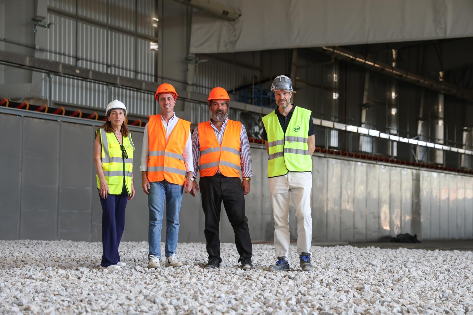 El president Galmés i el conseller Bestard visiten les obres de la futura planta de compostatge de Llucmajor.