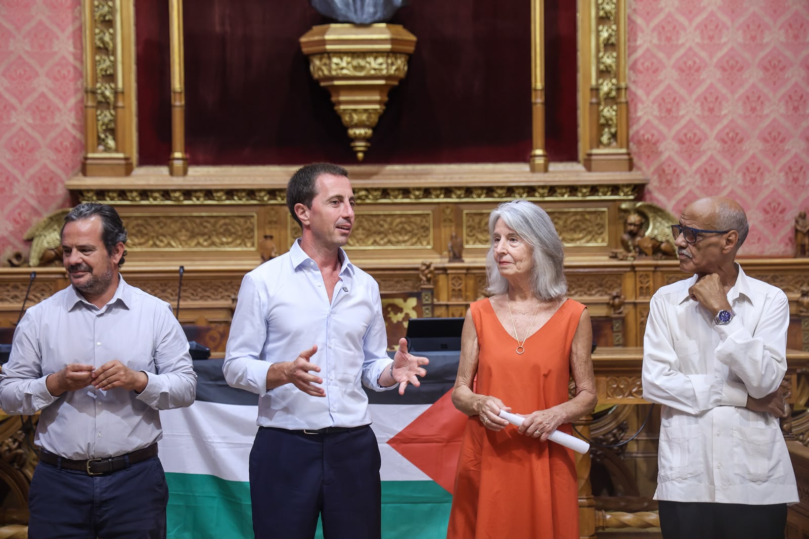 El presidente del Consell de Mallorca, Llorenç Galmés, recibe a los niños y niñas saharauis que pasarán el verano en Mallorca.