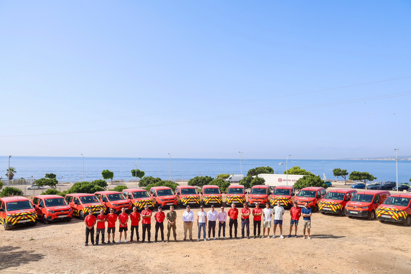 Presentació de les furgonetes noves dels Bombers de Mallorca.