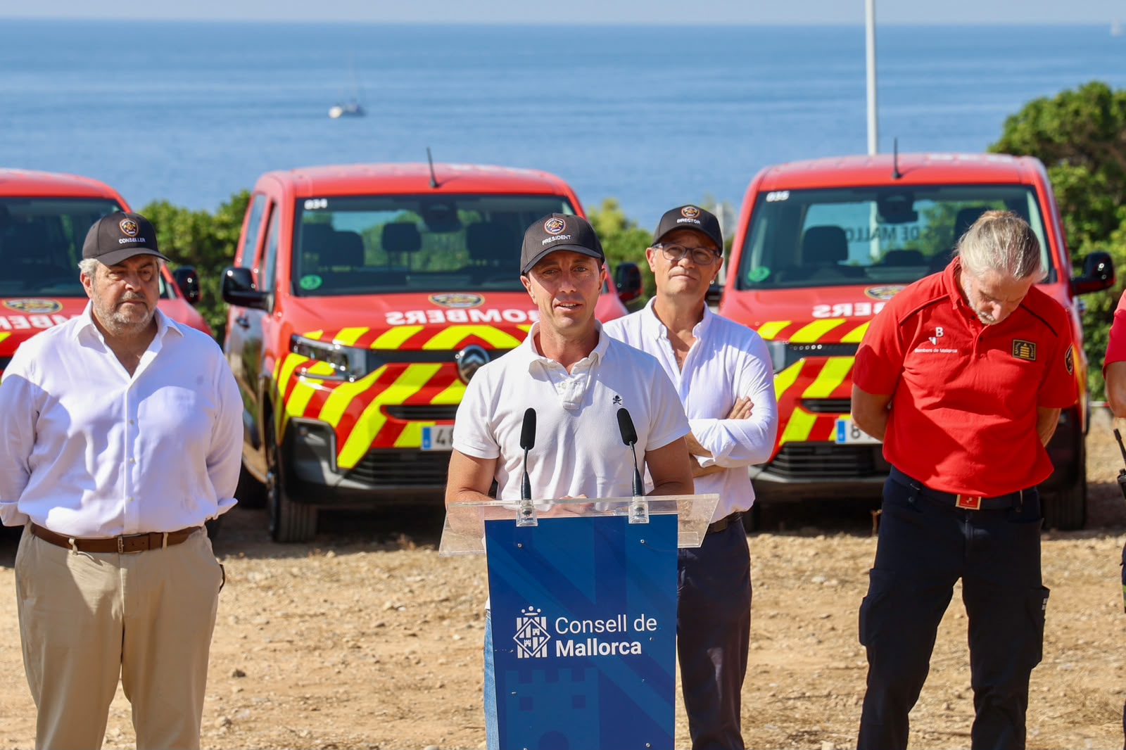 Presentació de les furgonetes noves dels Bombers de Mallorca.