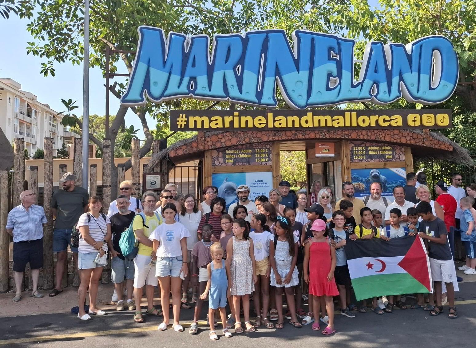 Visita a Marineland de los niños y niñas saharauis de «Vacances en pau».