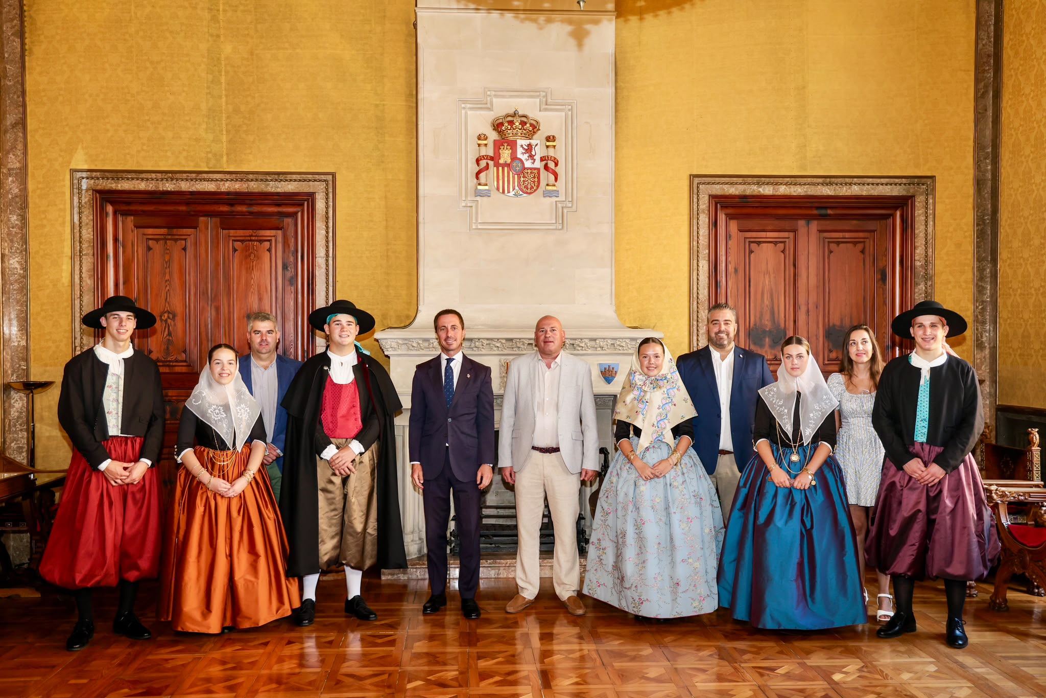 El president Galmés rep la comitiva de la 60a edició de la Festa des Vermar de Binissalem.