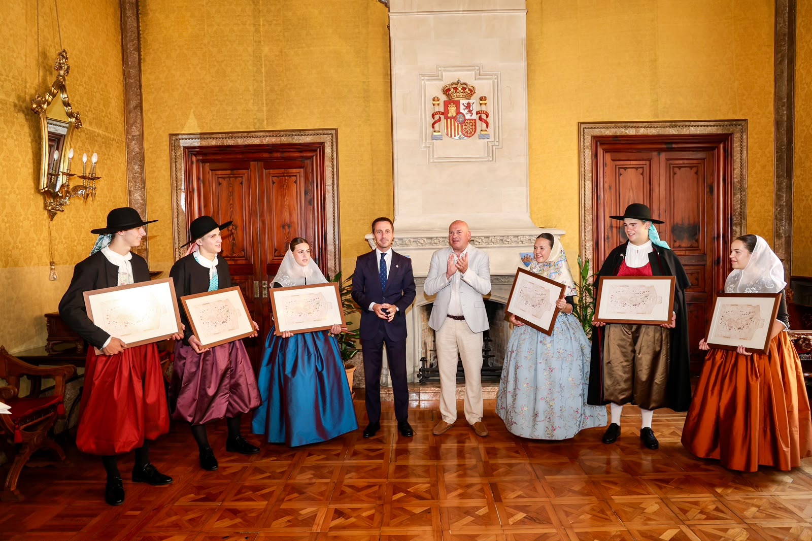 El president Galmés rep la comitiva de la 60a edició de la Festa des Vermar de Binissalem.