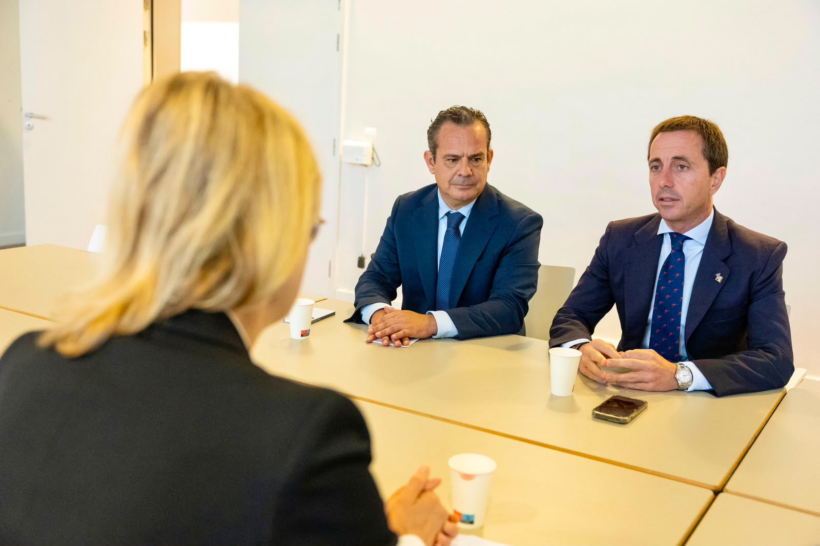 El president Galmés presenta la Proposició de llei de regulació de l’afluència de vehicles de Mallorca a la Unió Europea.