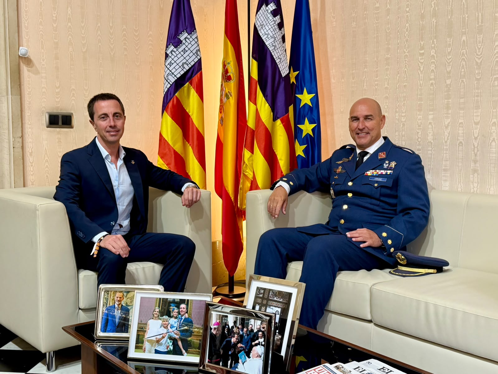 El presidente del Galmés recibe al coronel Miguel Ángel Arranz, nuevo jefe de la base aérea de Son Santjoan.