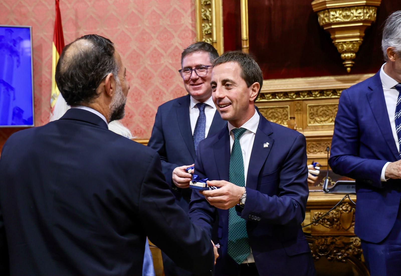 El presidente Galmés recibe a los representantes consulares de 19 paises.