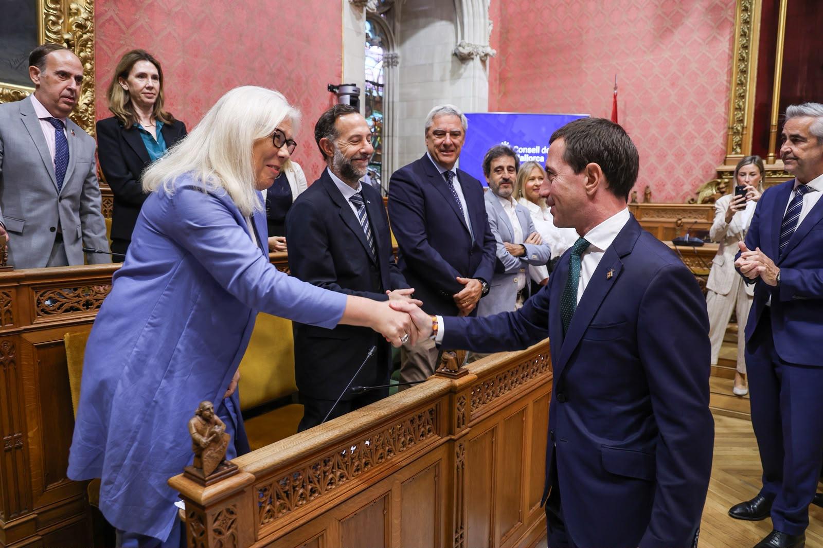 El presidente Galmés recibe a los representantes consulares de 19 paises.