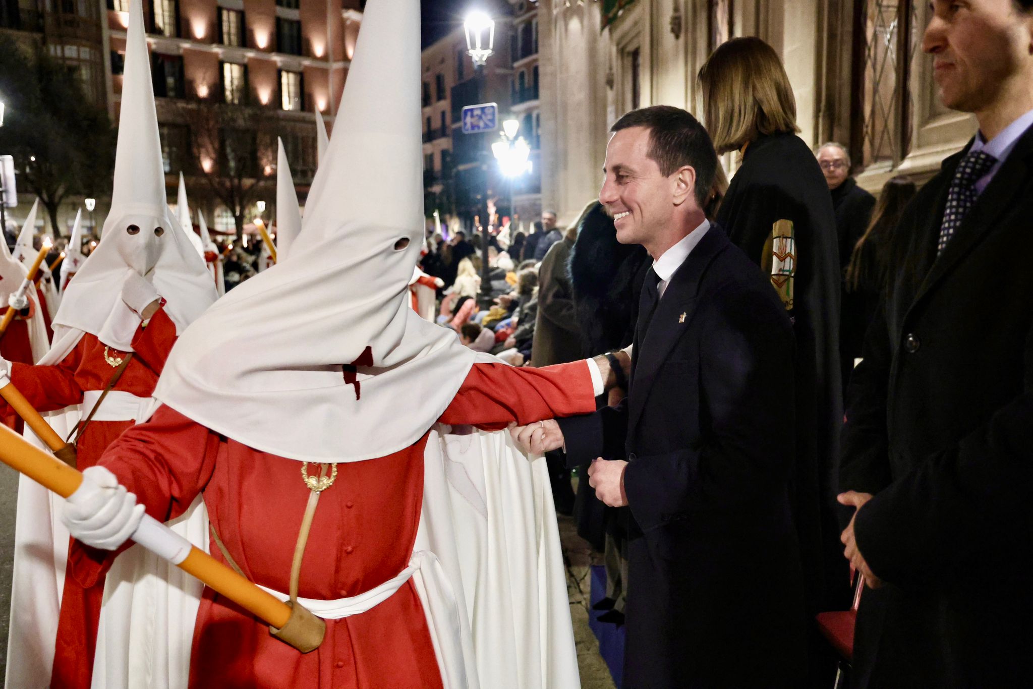 Imatges de la processó al seu pas per Palau Reial