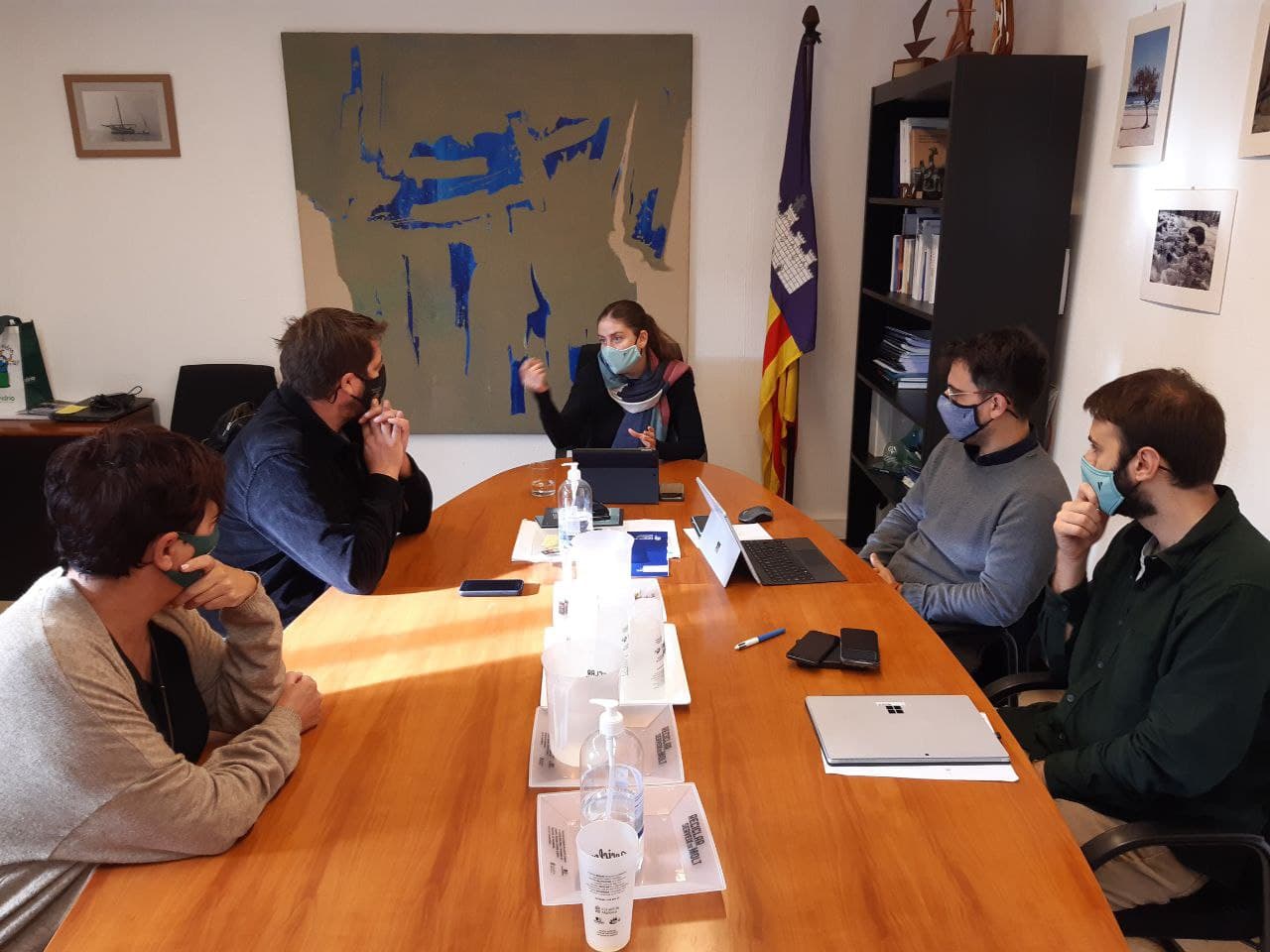 La vicepresidenta i consellera de Sostenibilitat i Medi Ambient i Juan Carrasco director general de Residus reunits amb Unió de Pagesos