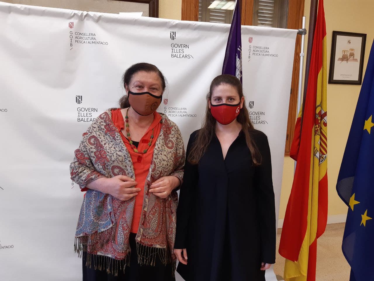 Mae de la Concha, consellera d'Agricultura, Pesca i Alimentació, i Aurora Ribot, vicepresidenta i consellera de Sostenibilitat i Medi Ambient