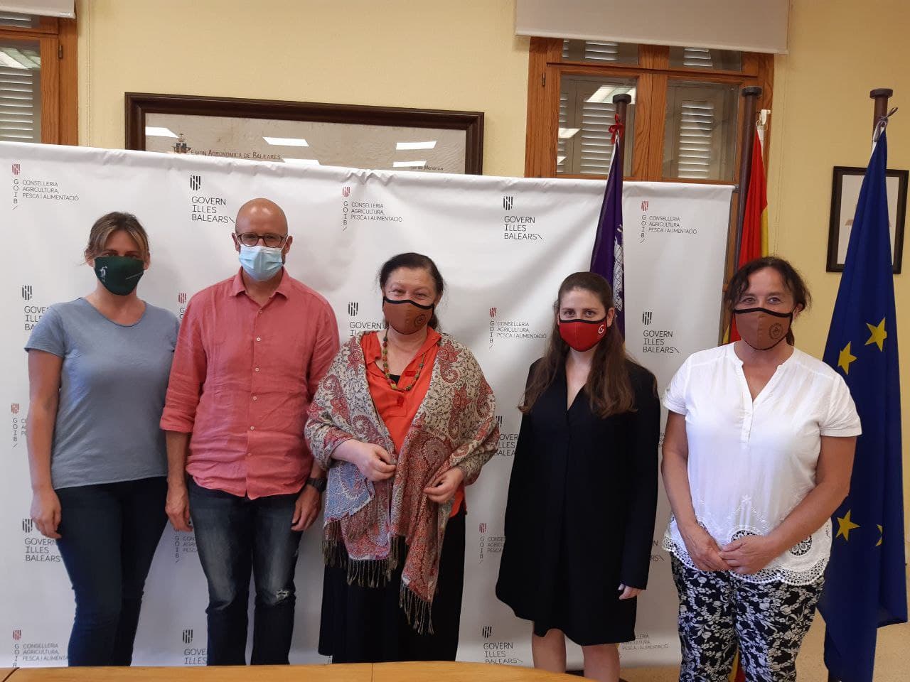 (d’esquerra a dreta) la gerent de Semilla, Georgina Brunet Ròdenas, director general d'Agricultura, Ramaderia i Desenvolupament Rural, Fernando Fernández Such, la consellera d'Agricultura, Pesca i Alimentació, Mae de la Concha, la vicepresidenta i consellera de Sostenibilitat i Medi Ambient, Aurora Ribot i la directora general de Polítiques per a la Sobirania Alimentària, Paula Valero Sáez 