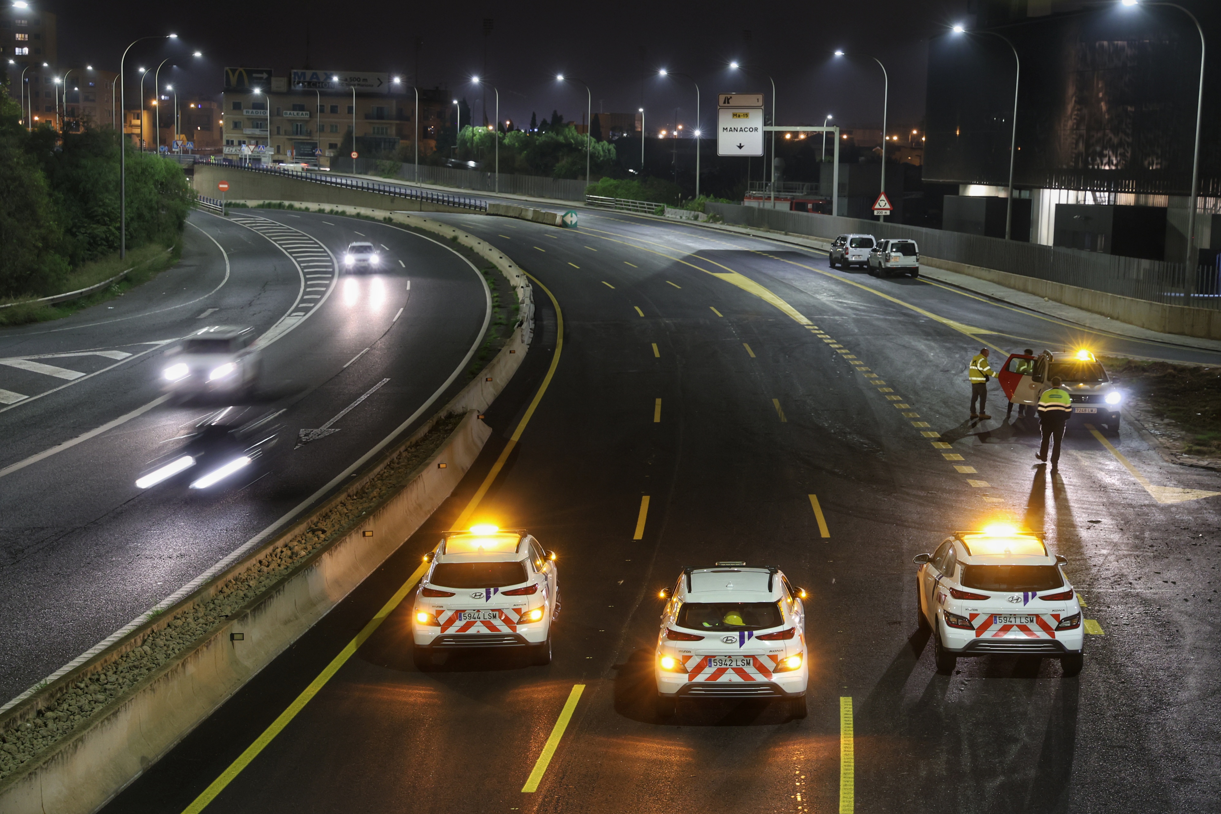 Nueva distribución de carriles de acceso a vía de Cintura con un nuevo carril debajo de la rontonda de Can Blau.