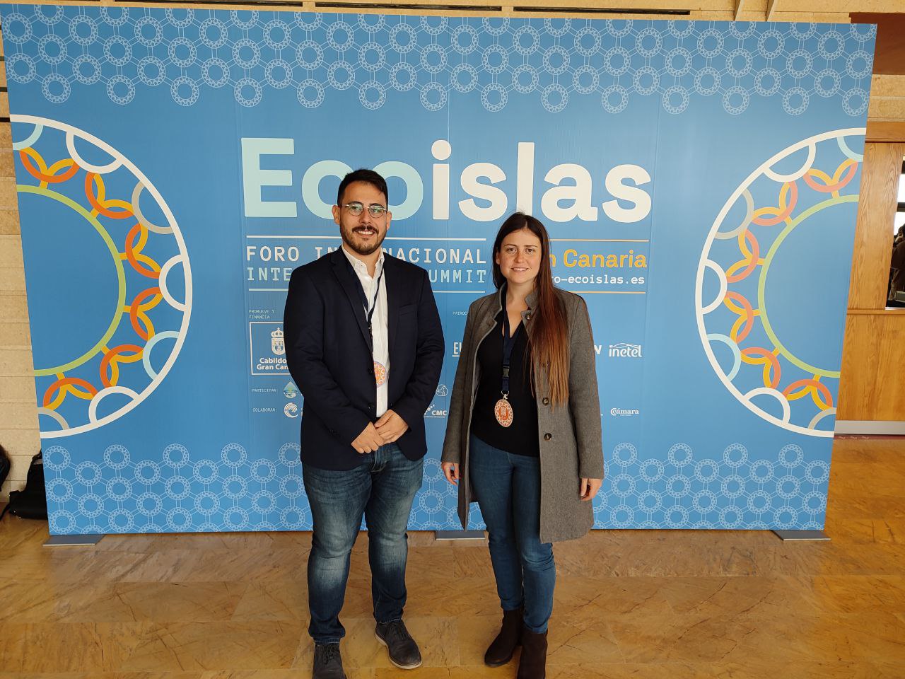 El director insular de Residus, Juan Cruz Carrasco i la vicepresidenta i consellera de Sostenibilitat i Medi Ambient, Aurora Ribot