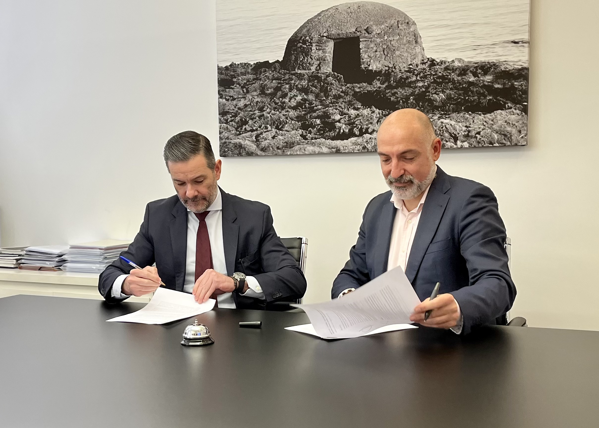 Ginés Martínez, president de Green&Human, i Andreu Serra, conseller de Transició, Turisme i Esports del Consell de Mallorca.
