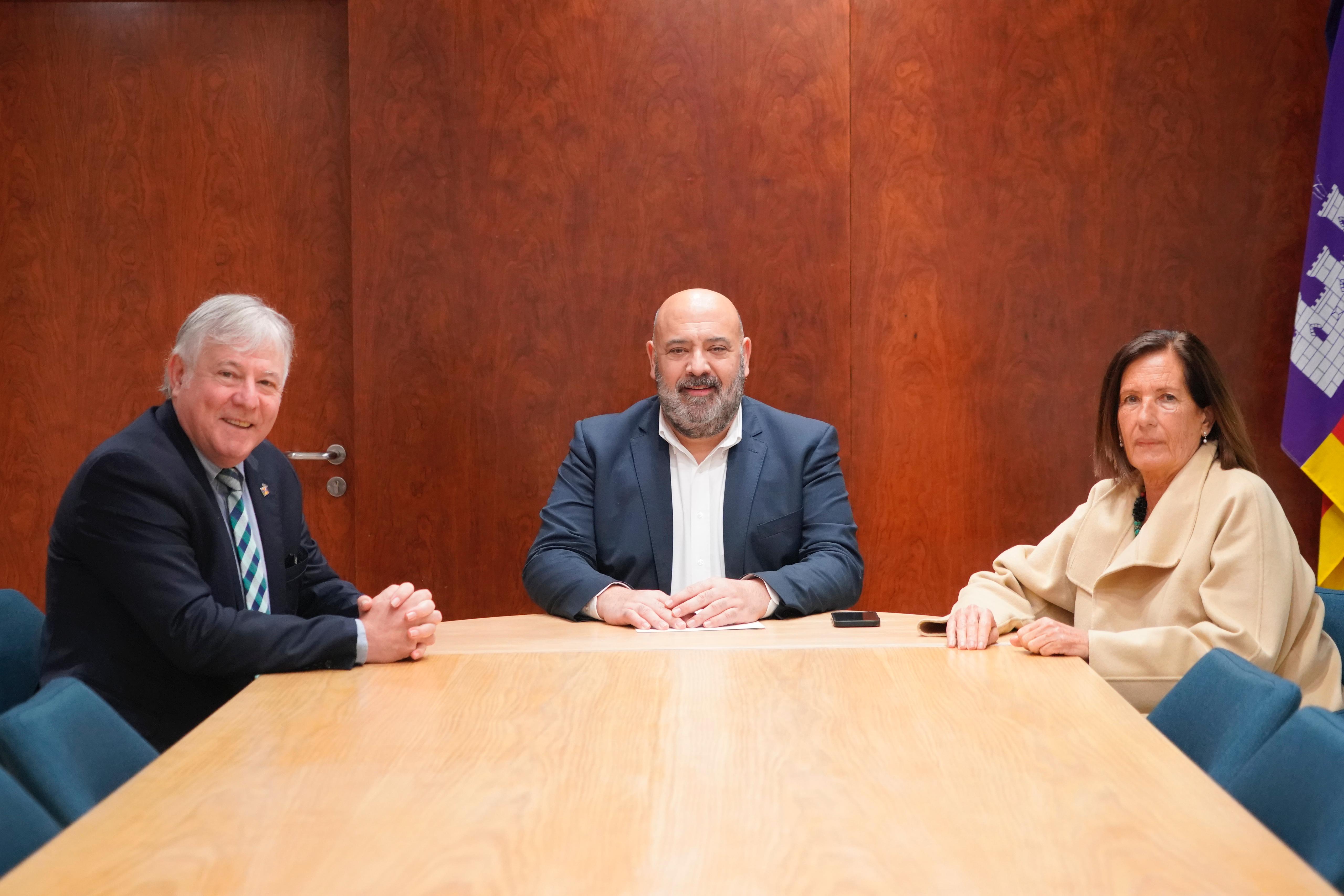 Imatge de la reunió amb el batle de Palma, Jaime Martínez.