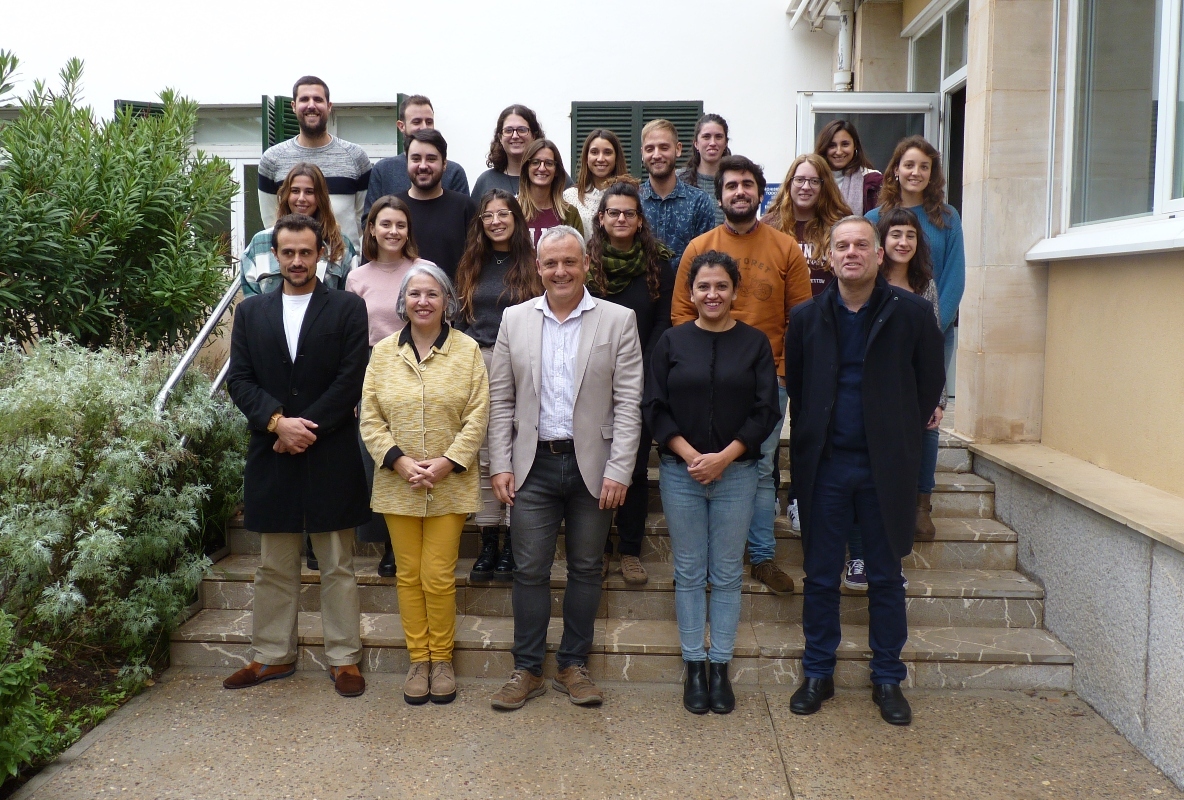 Acto de despedida a los jóvenes cualificados que han trabajado en el Consell los últimos 12 meses.