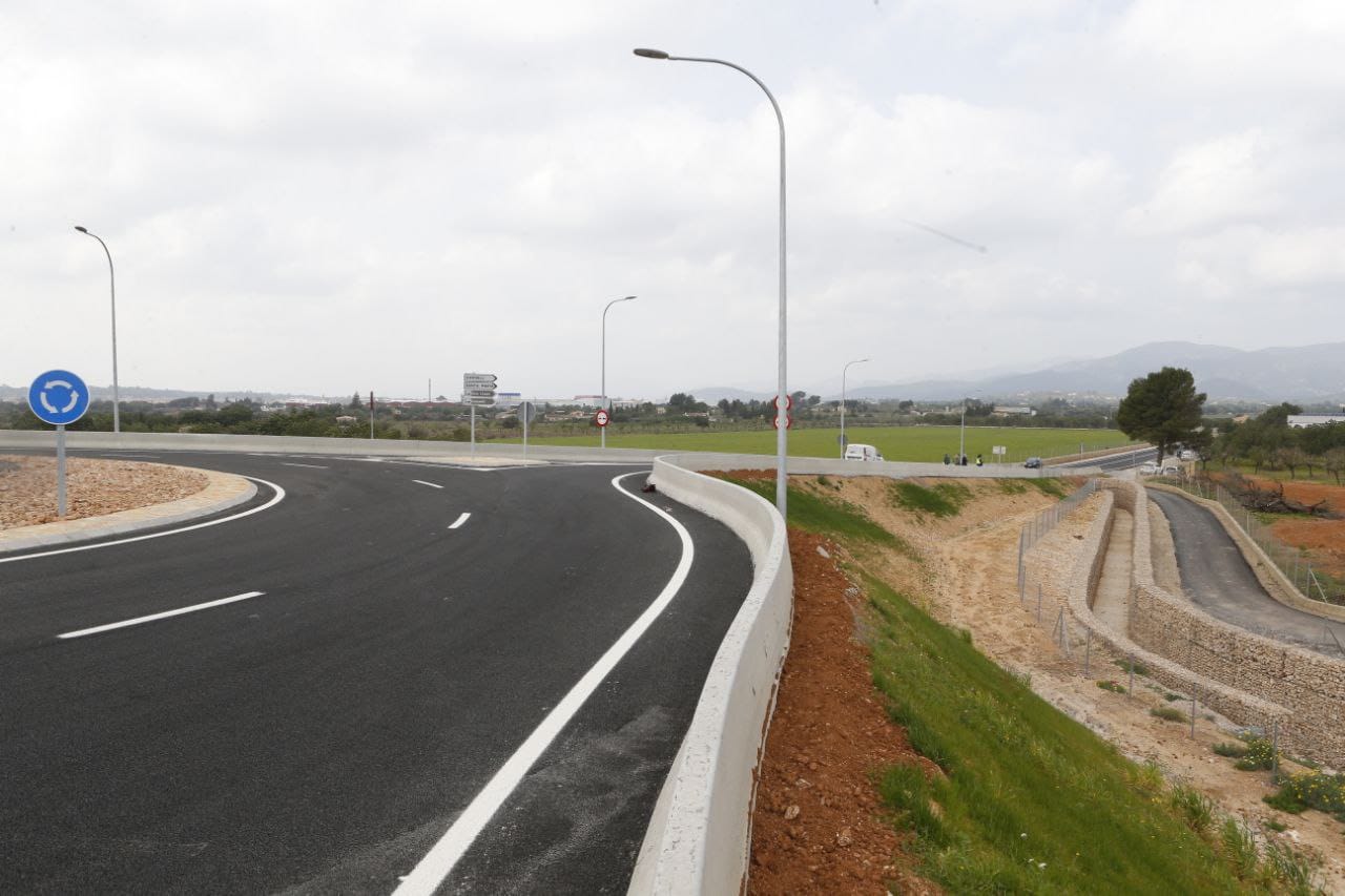 Obre al trànsit l’accés nou als polígons de Santa Maria i Consell 