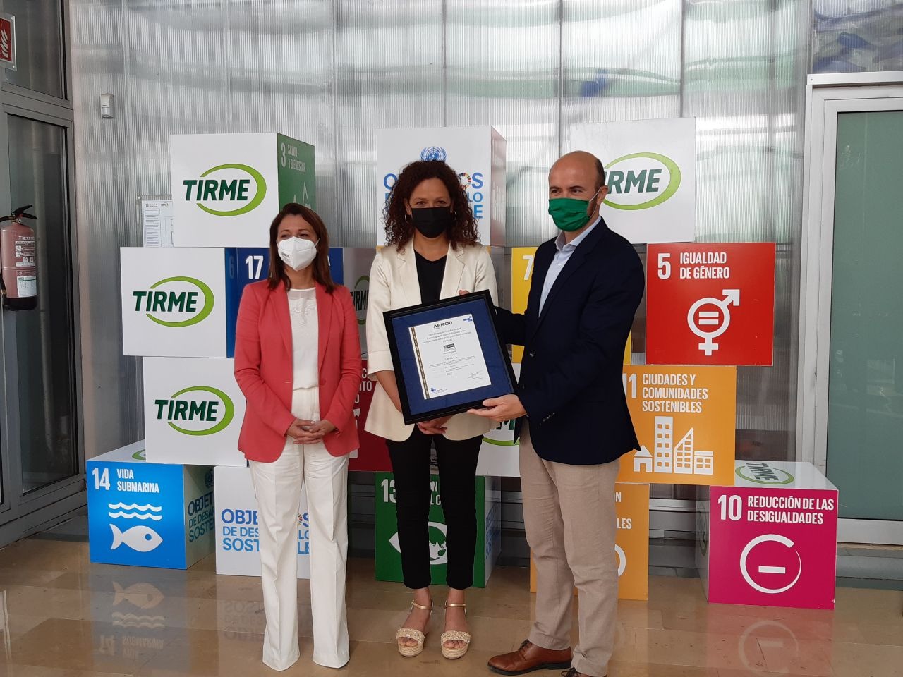 La presidenta Cladera rep el certificat d'AENOR per l'estratègia d'economia circular de Tirme.
