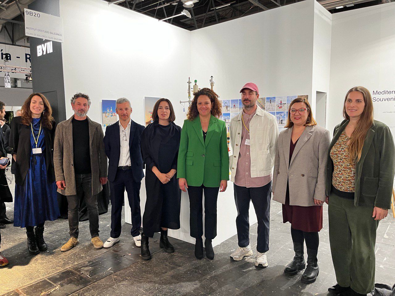 Foto de família a ARCO amb l’artista Julià Panadés.
