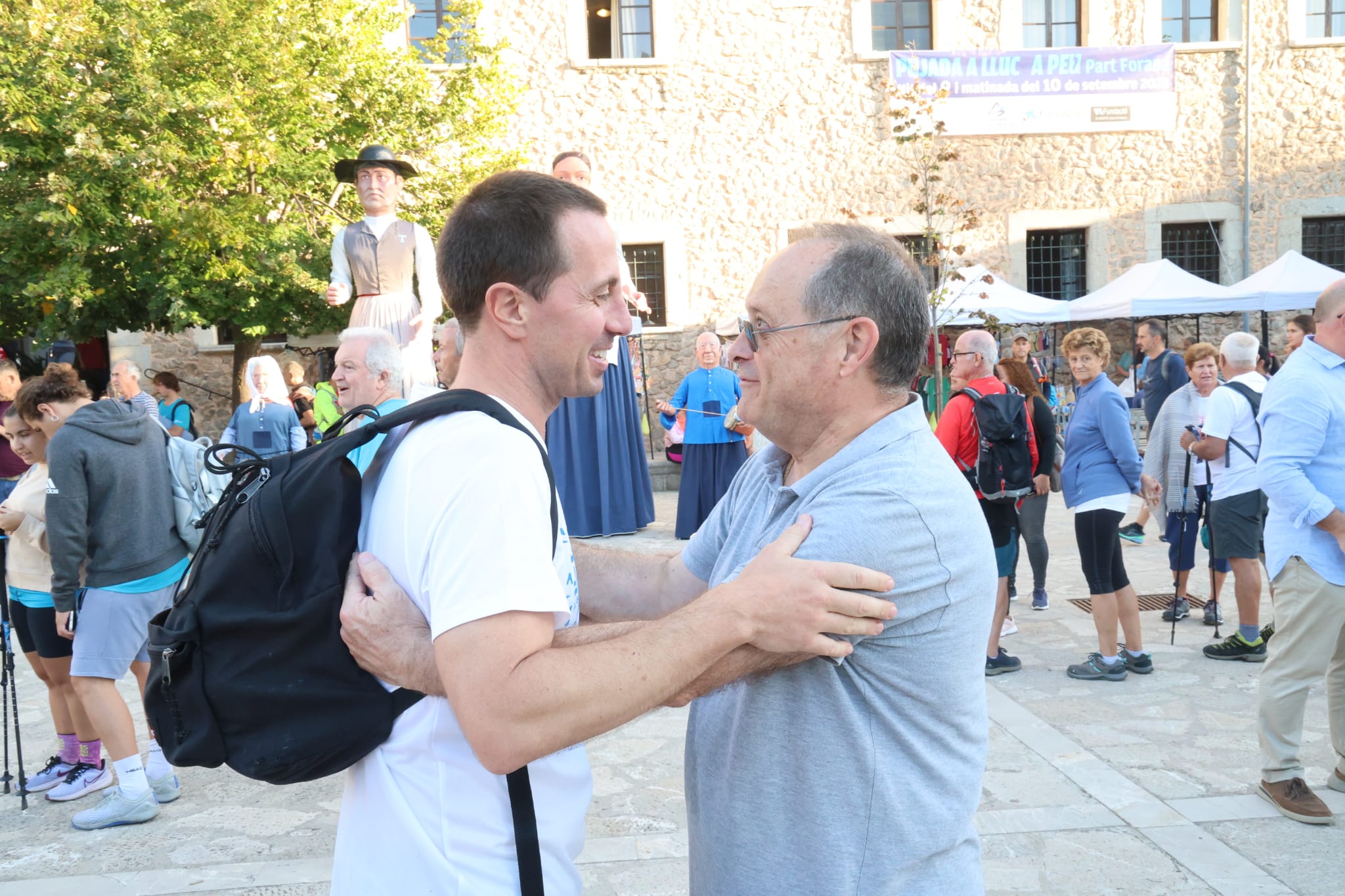 El presidente del Consell de Mallorca, Llorenç Galmés, con el prior de Lluc, Marià Gastalver.