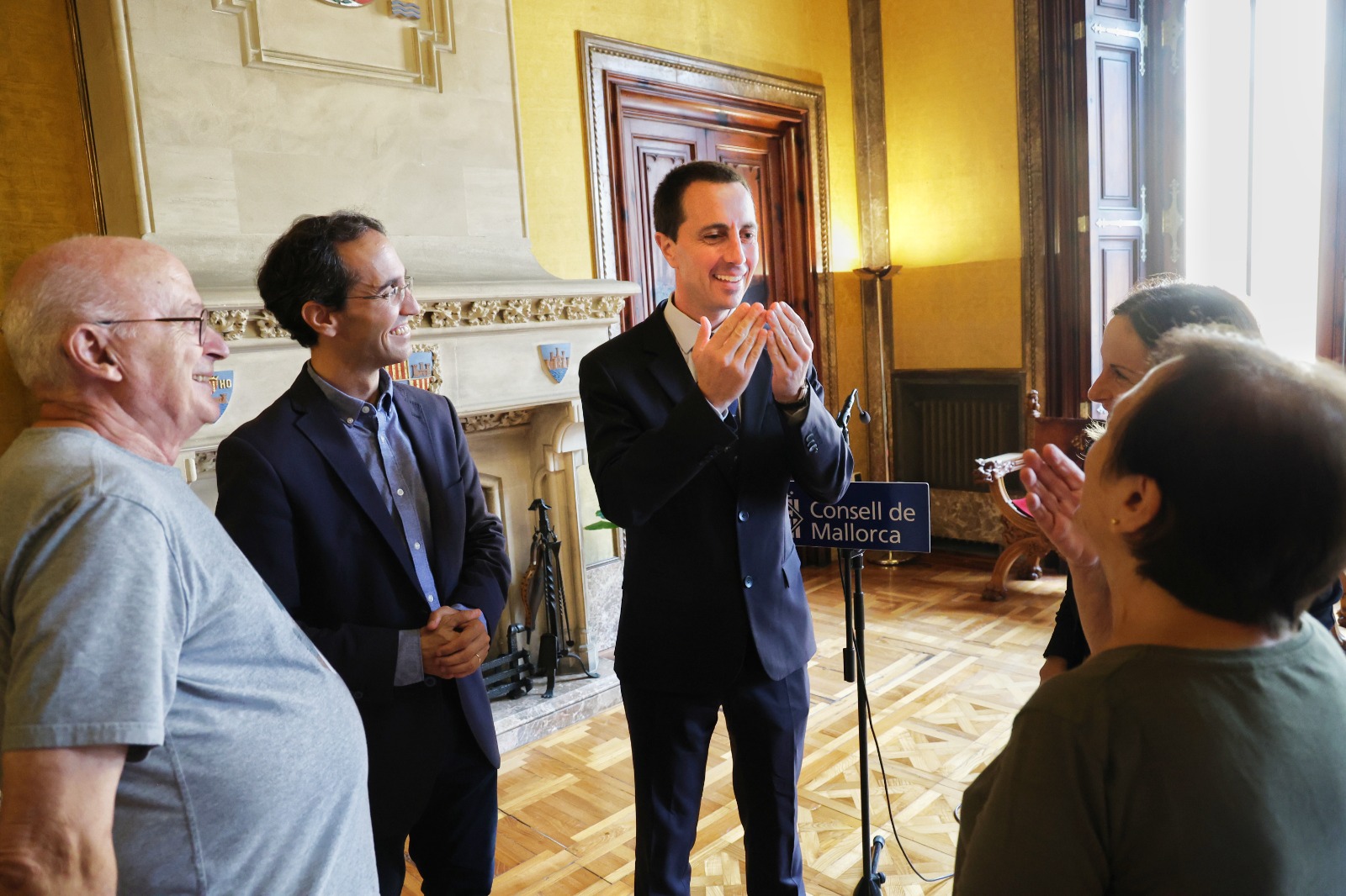 El presidente Galmés con los representantes de la Asociación de Personas Sordas de Mallorca