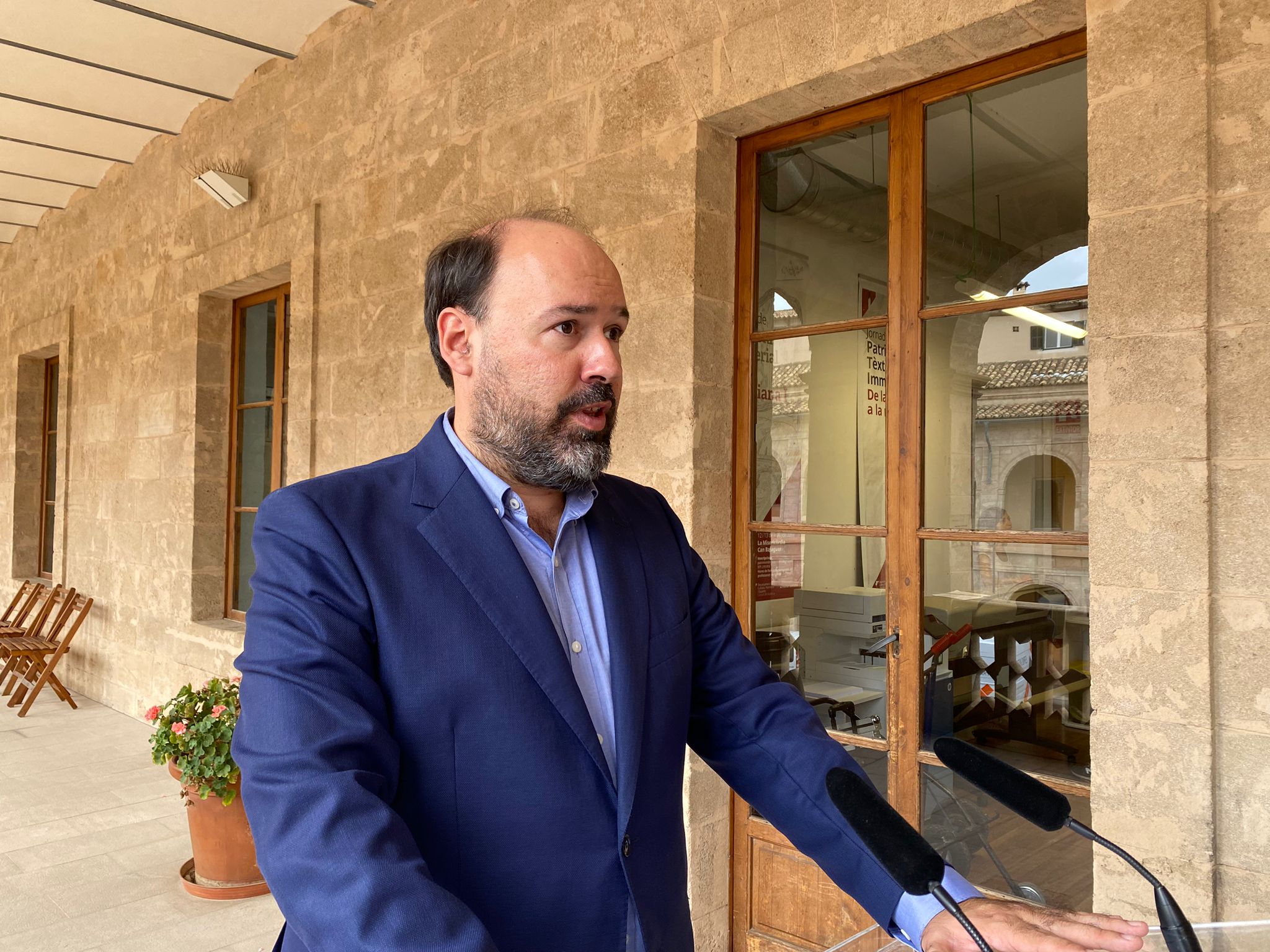 El director insular, Pere Ferrer, en la presentació de los Premis Artesania de Mallorca 2023 