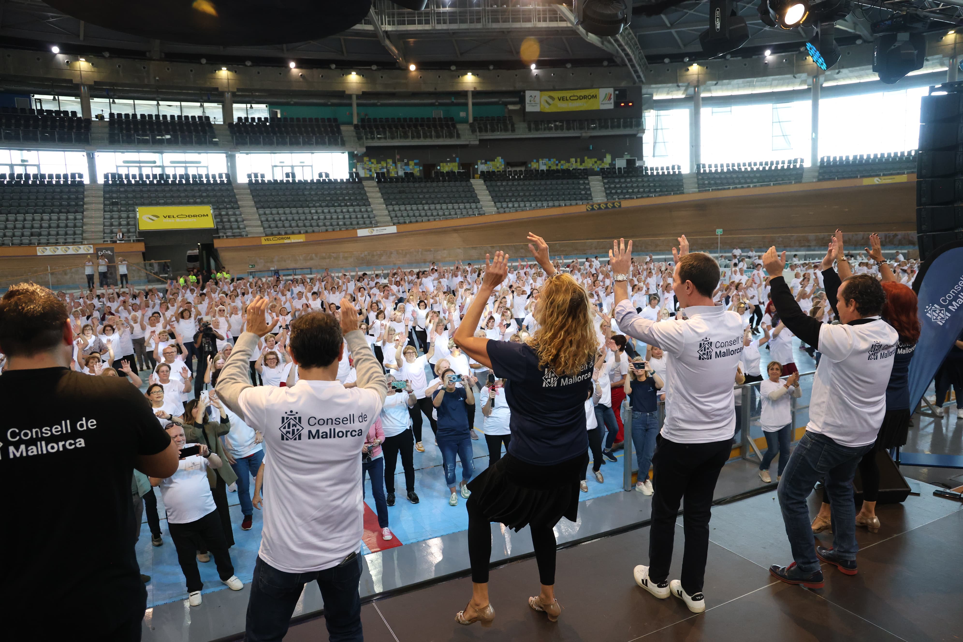 El presidente y los consejeros se han unido al baile