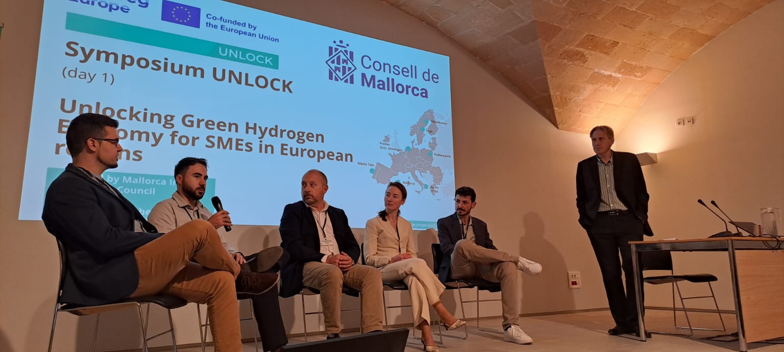 La primera jornada del matí s'ha duit a terme al Col·legi Oficial d’Arquitectes
