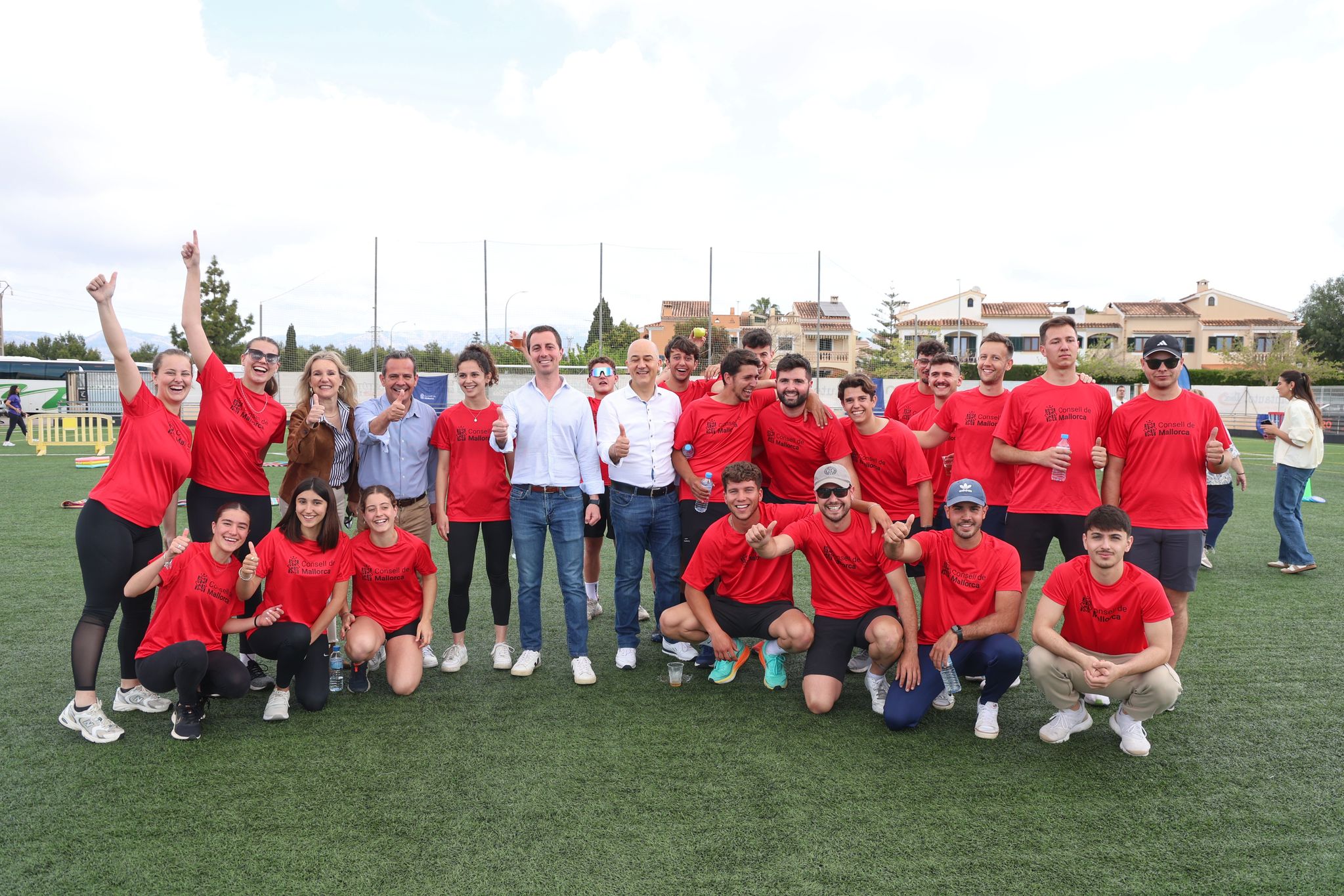 El president, Llorenç Galmés, amb l’equip guanyador. 