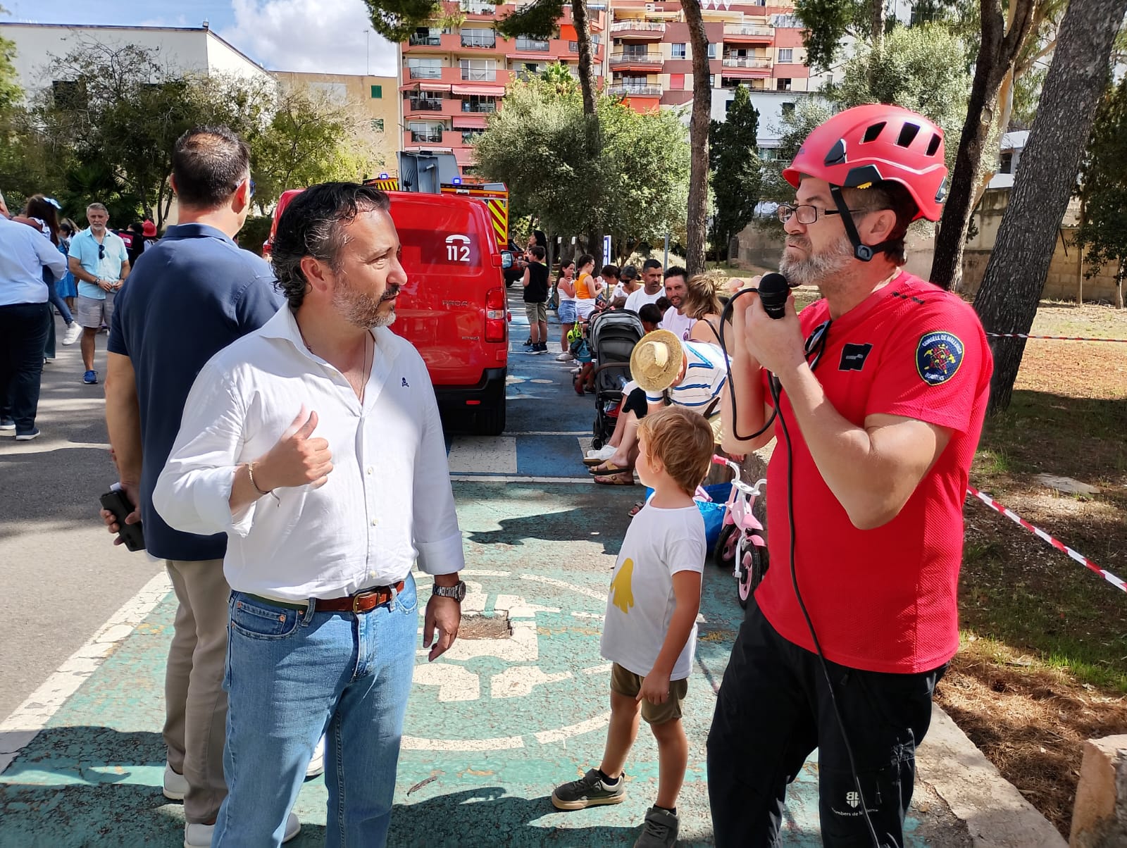 También se ha hecho exposición i demostraciones de vehiculos de los bomberos y del Consell.