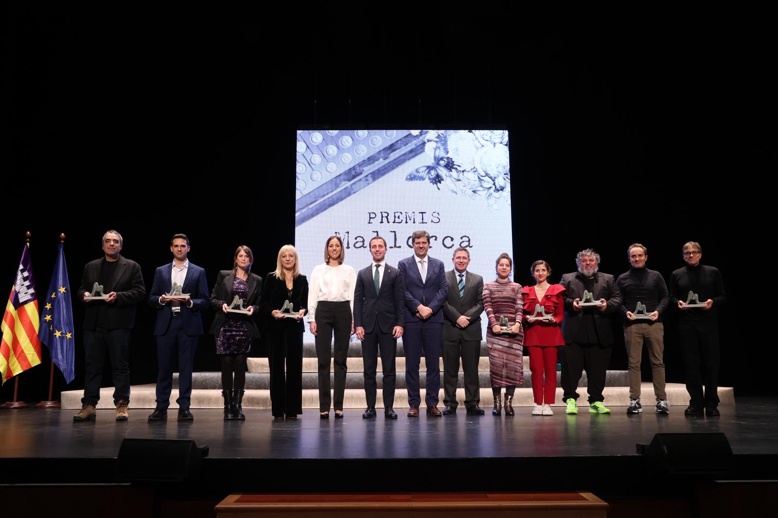 Guanyadors dels Premis Mallorca de Creació Literària 2024 amb autoritats