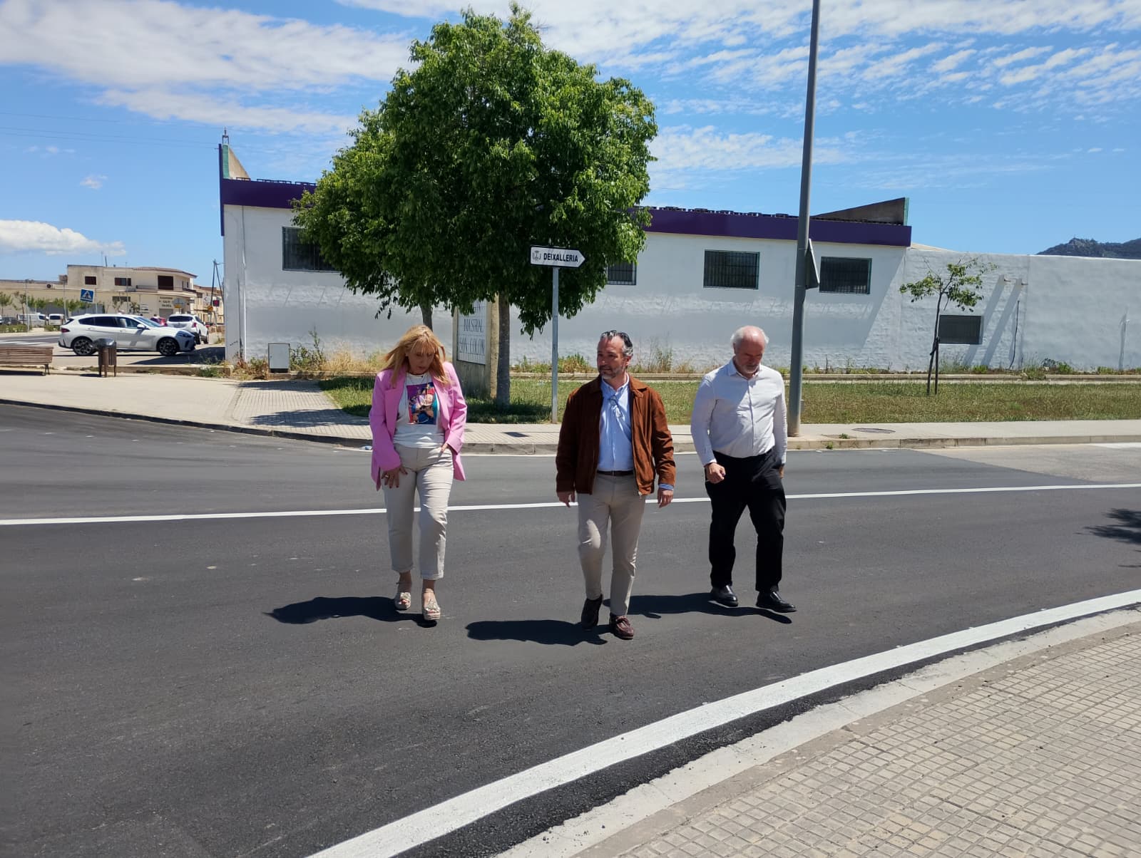 El conseller de Territorio, Fernando Rubio; la alcaldesa de Felanitx, Catalina Soler; y el director insular de Infraestructuras, Rafel Gelabert.
