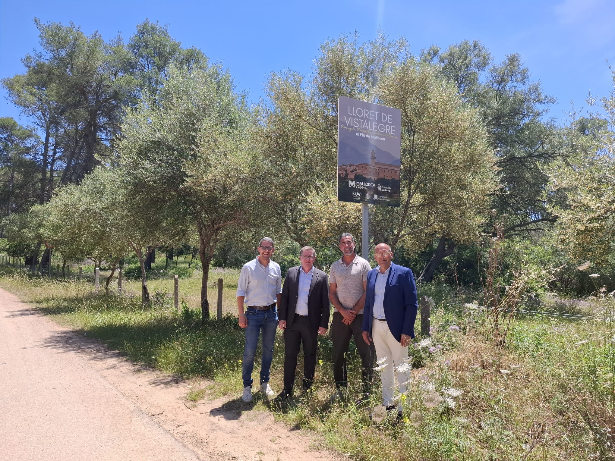 Imágenes de la visita al proyecto de señalización del municipio