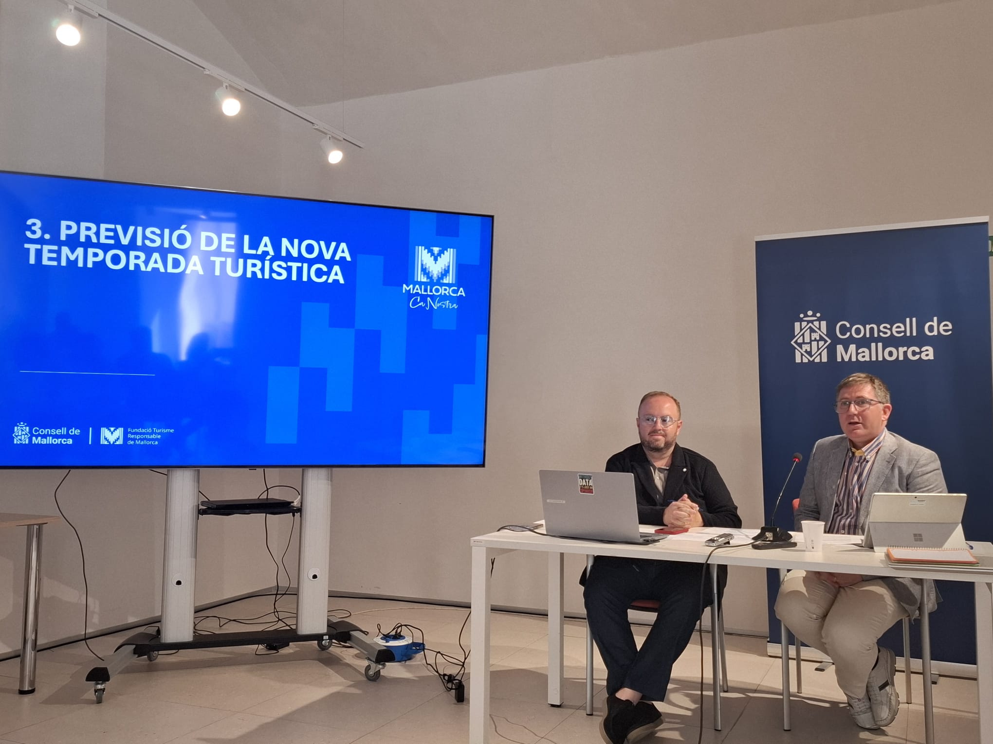 Imatges de la celebració del Consell Assessor