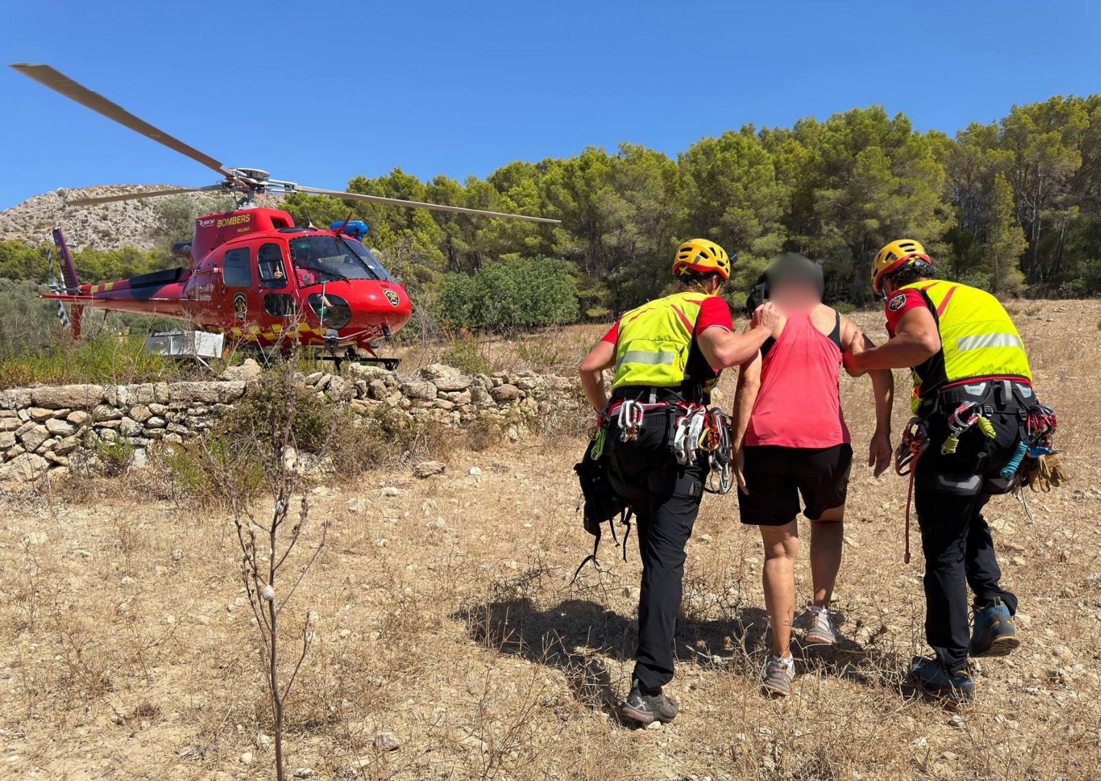 Helicóptero <em>sa Milana </em> de los Bomberos de Mallorca.