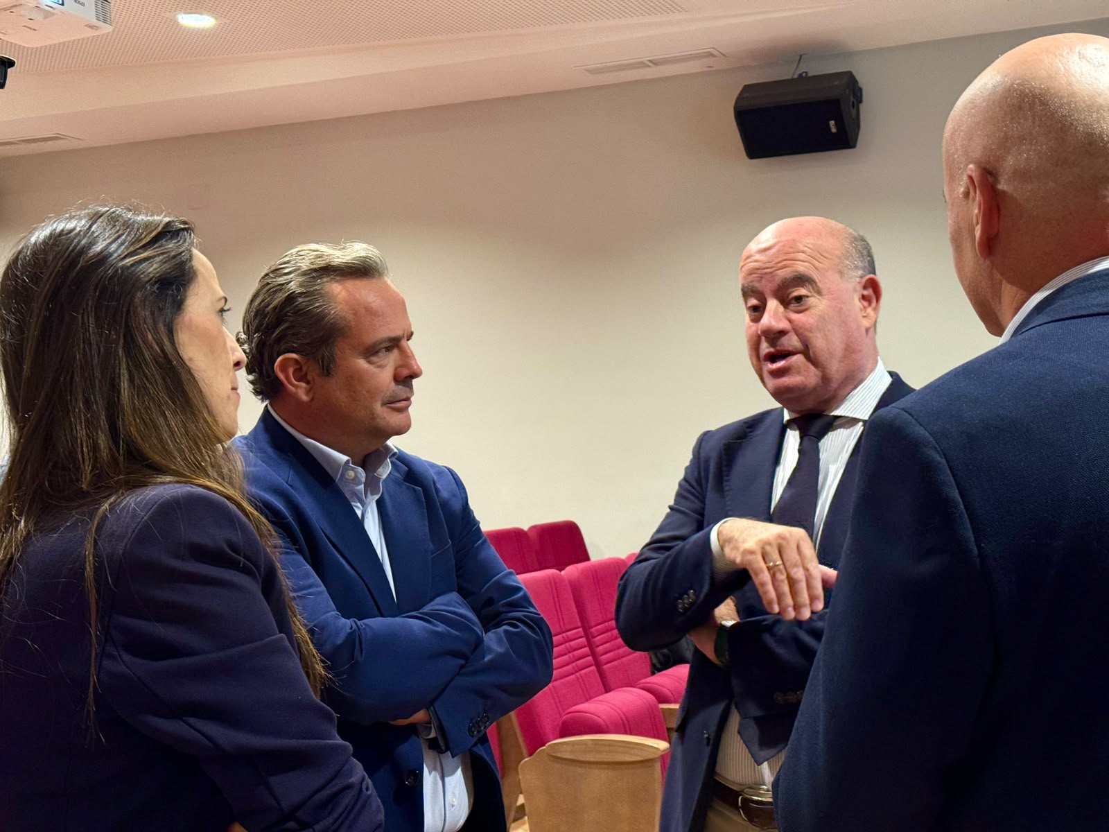 El conseller, Toni Fuster y el alcalde de Antequera, Manuel Jesús Barón 