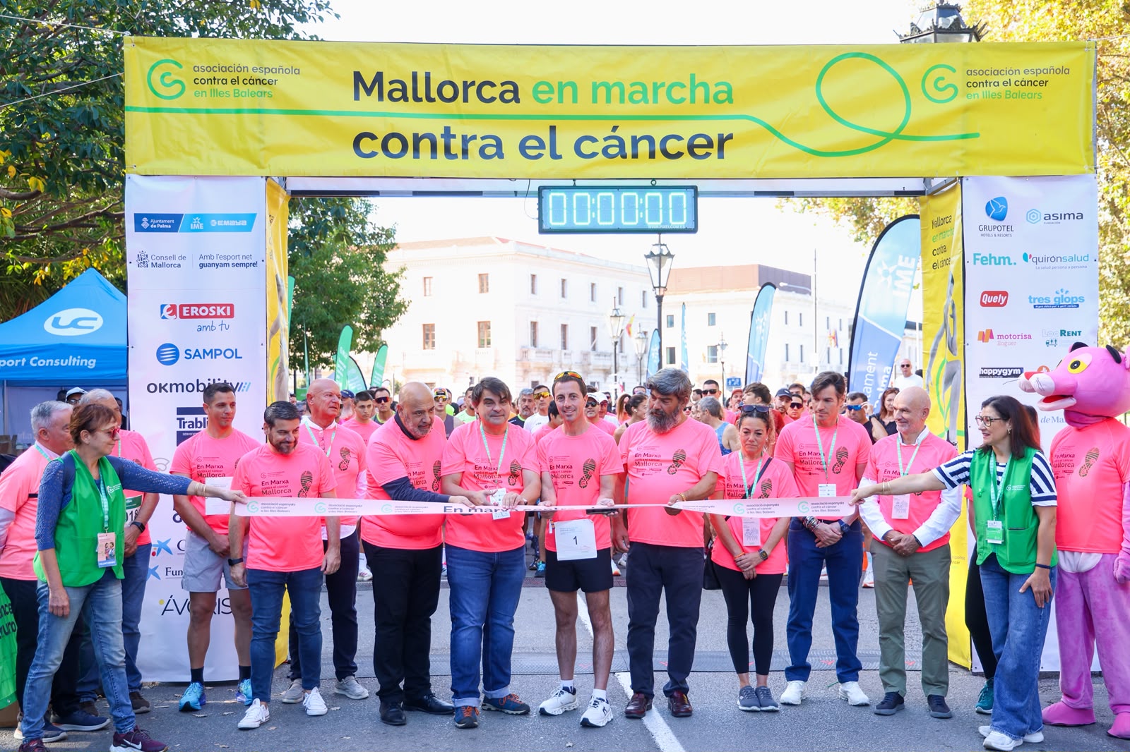 Imatge de la sortida de la marxa contra el càncer