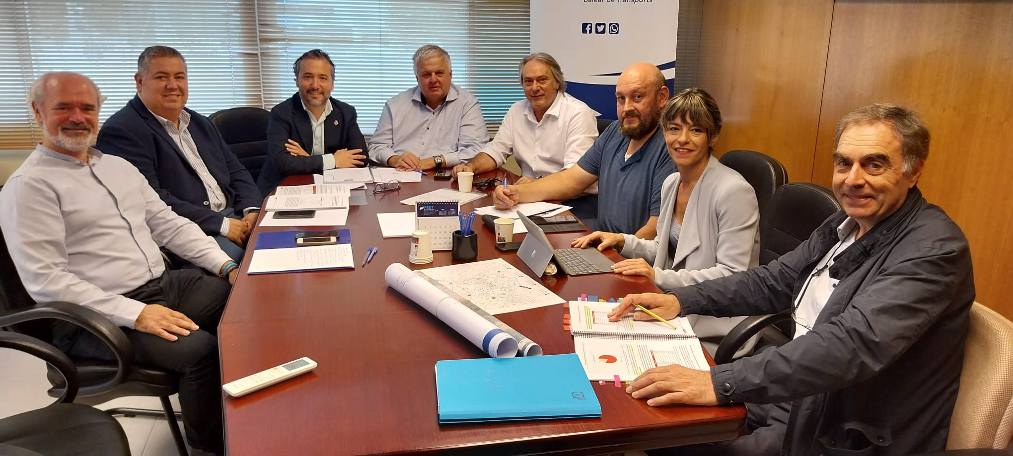 Imagen de la reunión con la Federación de Transportes de Balears con su presidente Rafel Roig.