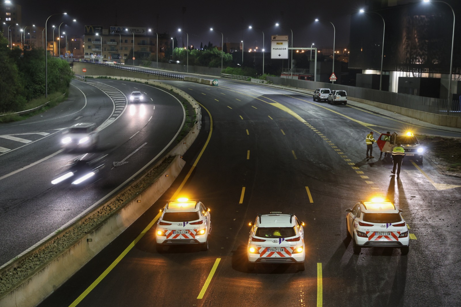 Las obras se ejecutan durante la noche para evitar molèstias.